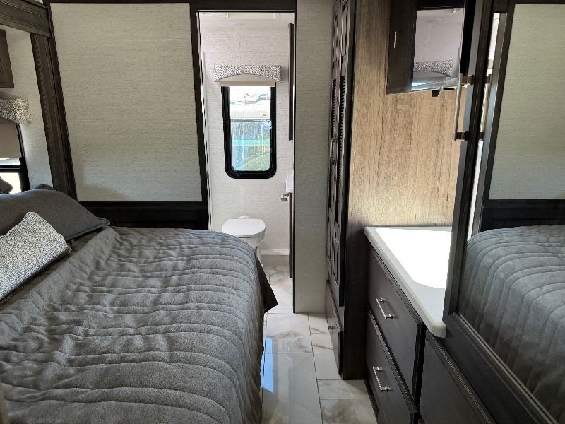 2026 Entegra Coach Accolade XL 37K - Image 13