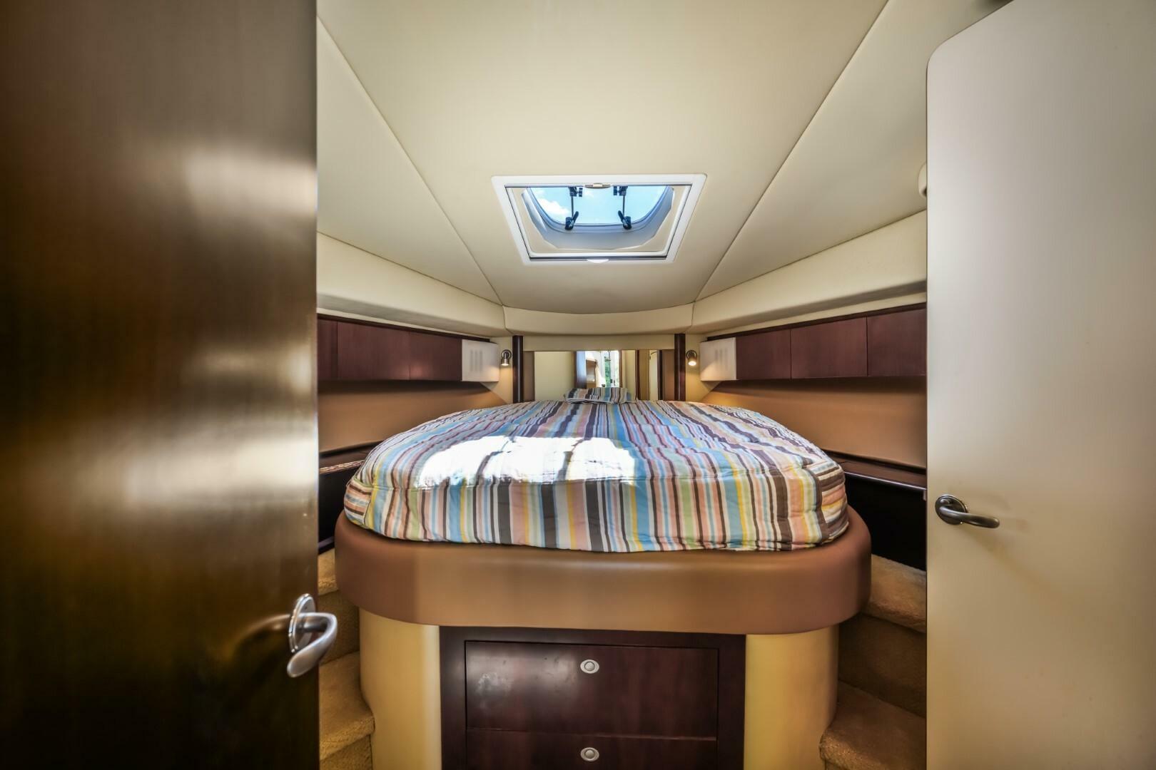 2005 Sea Ray 420 Sedan Bridge - Image 22