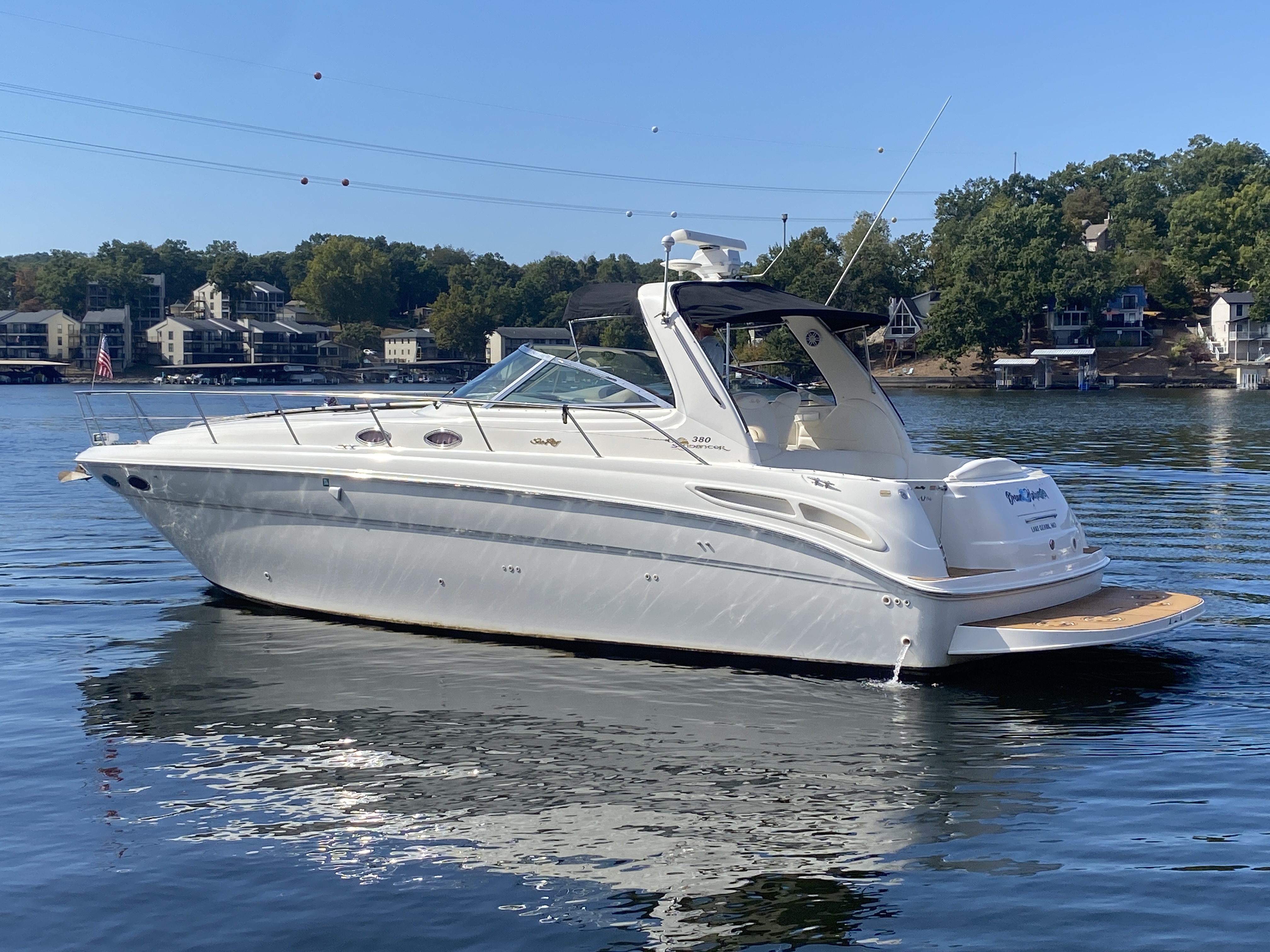 1999 Sea Ray 380 Sundancer - Image 4