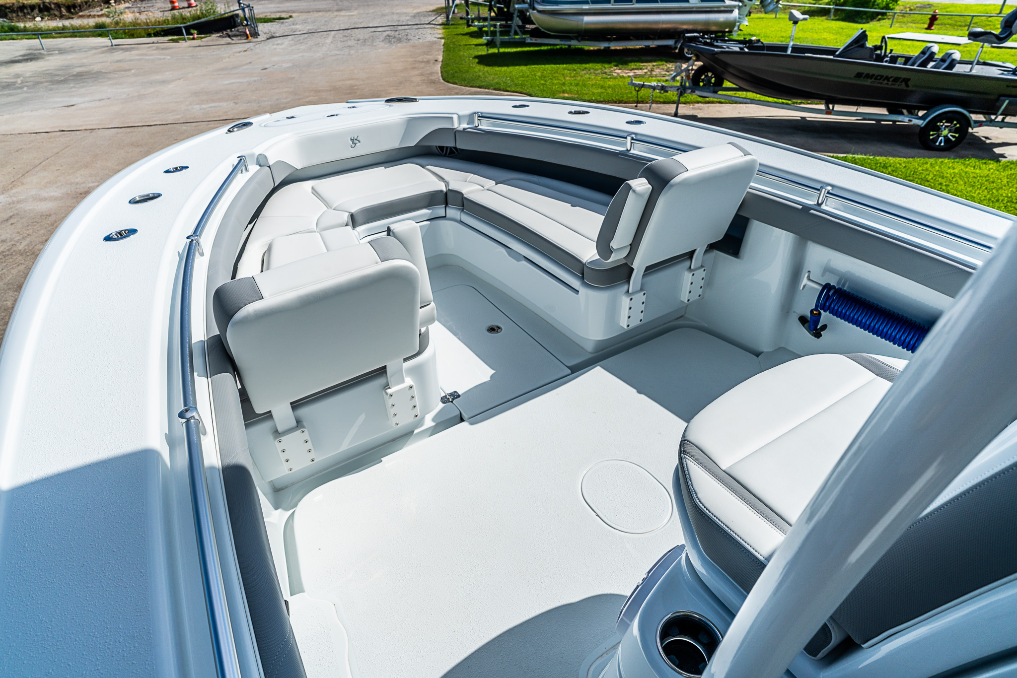2027 YELLOWFIN 26 Hybrid Base - Image 17