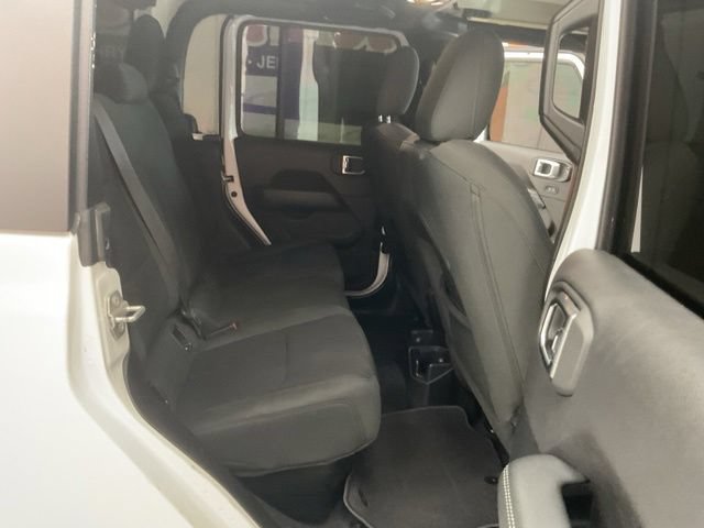 2020 Jeep Gladiator Crew Cab Rubicon 4WD - Image 30