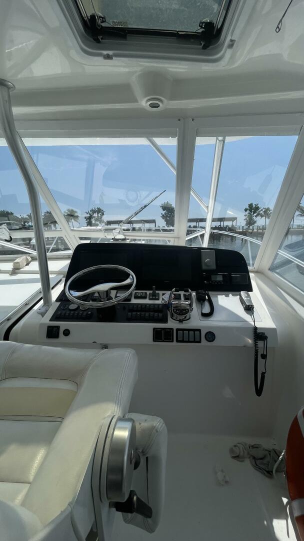 2006 Luhrs 41 Open - Image 9