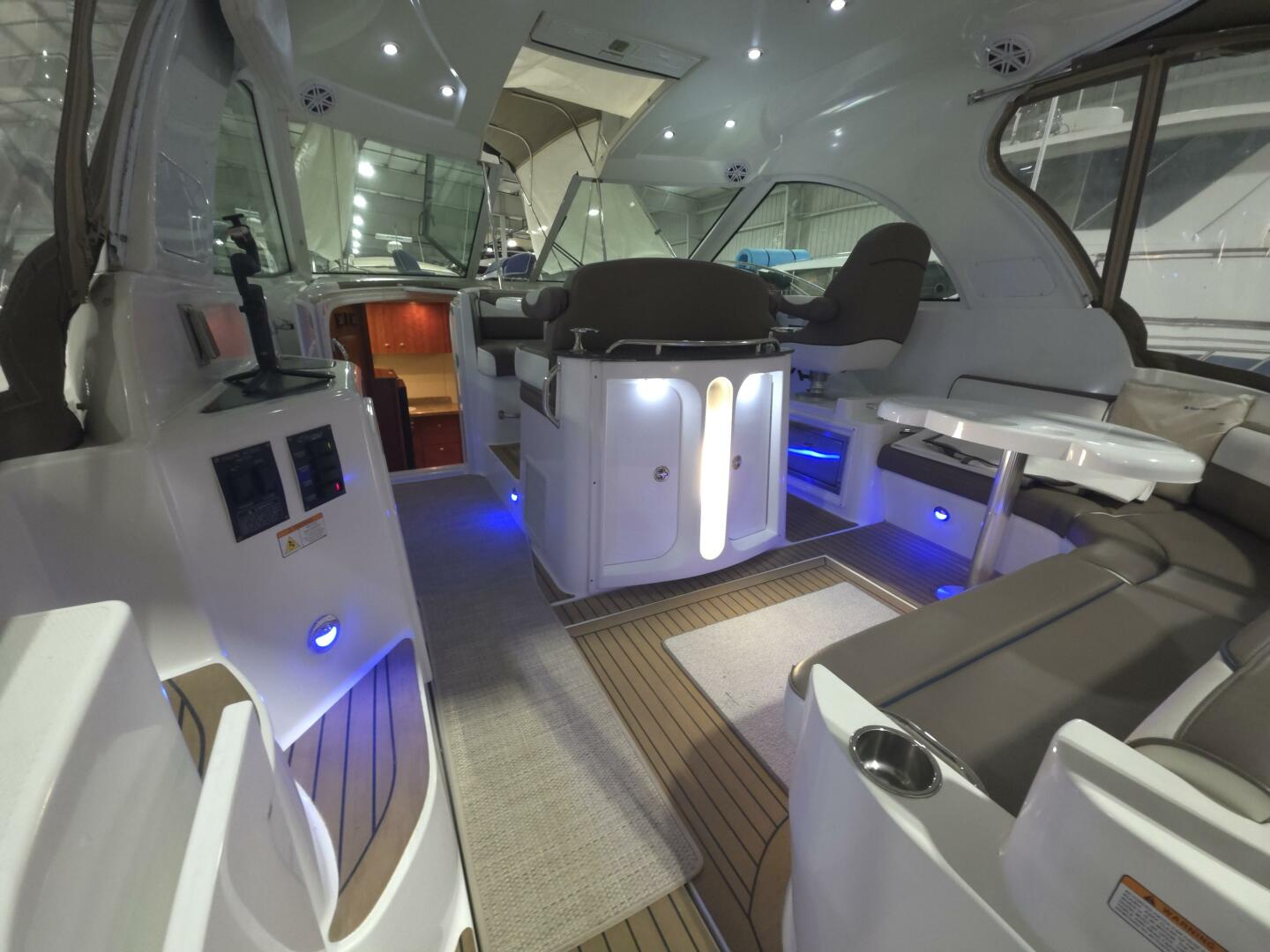 2008 Cruisers Yachts - Image 29