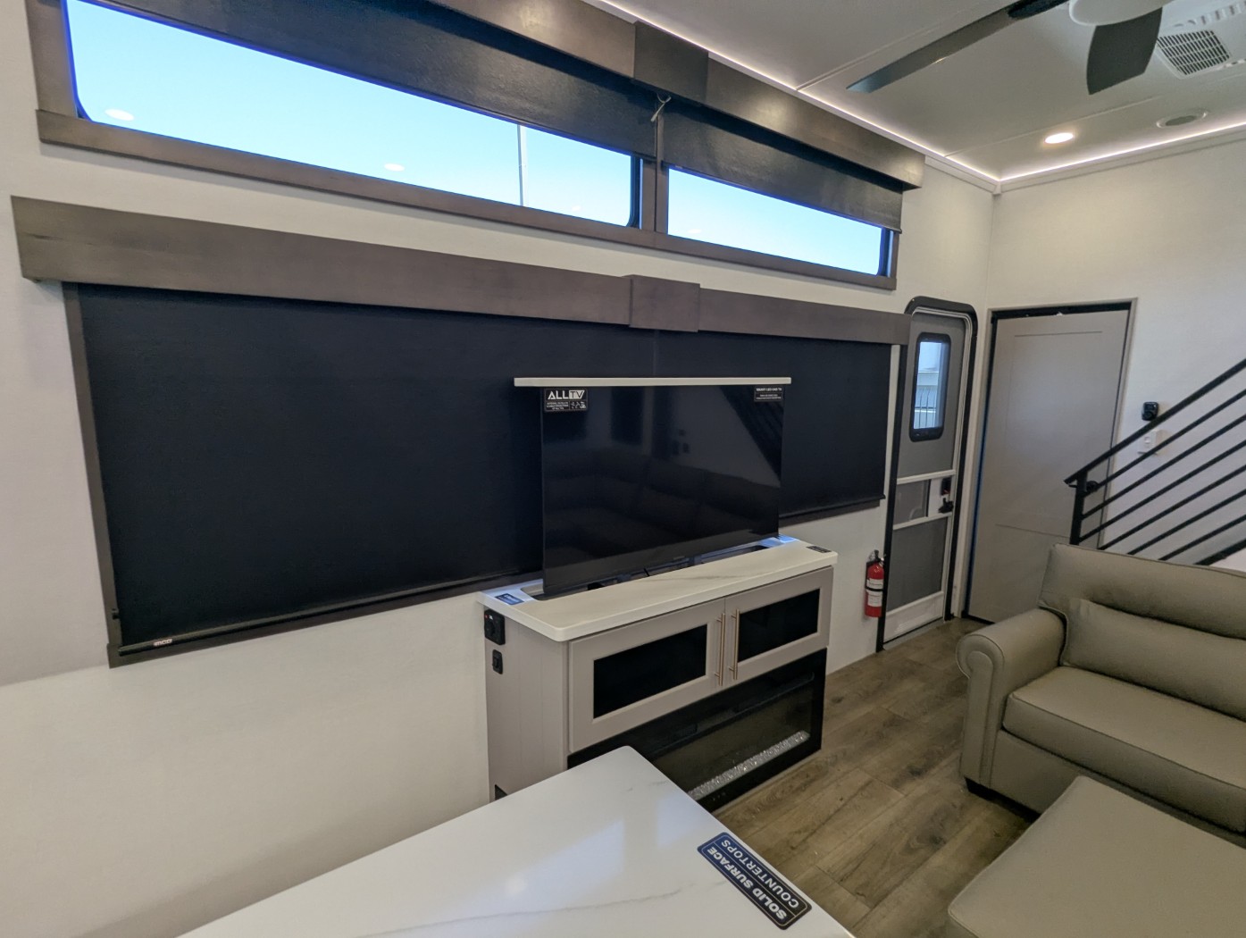 2026 Alliance RV Benchmark 44LFT - Image 11