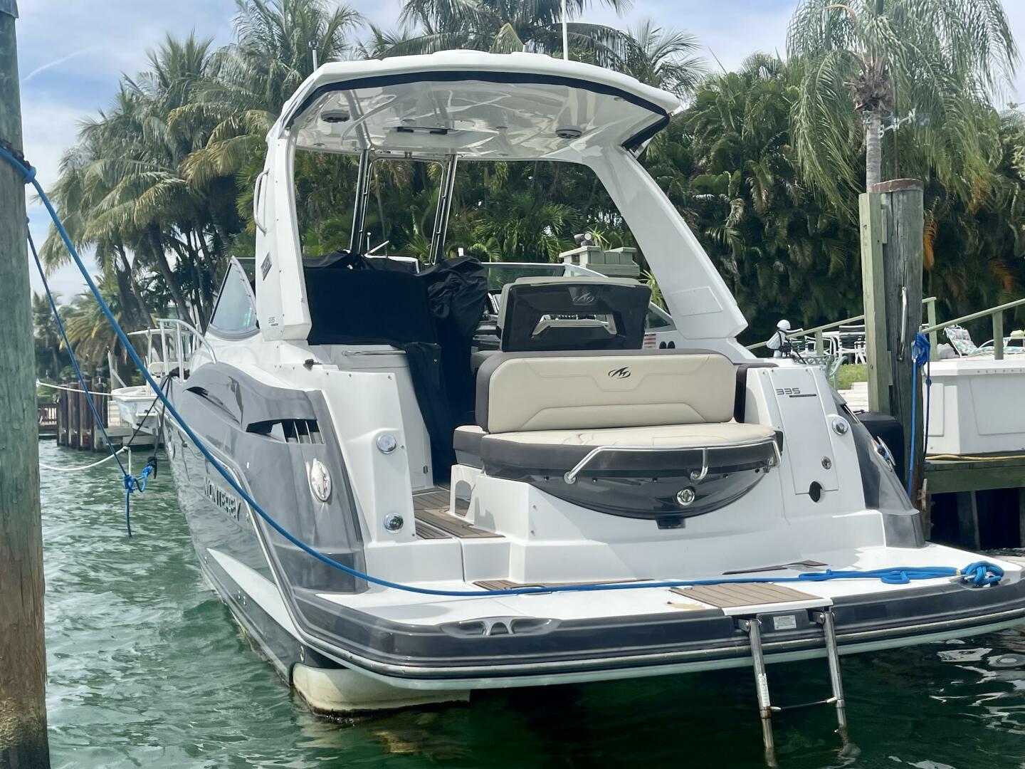 2016 Monterey 335 Sport Yacht - Image 6
