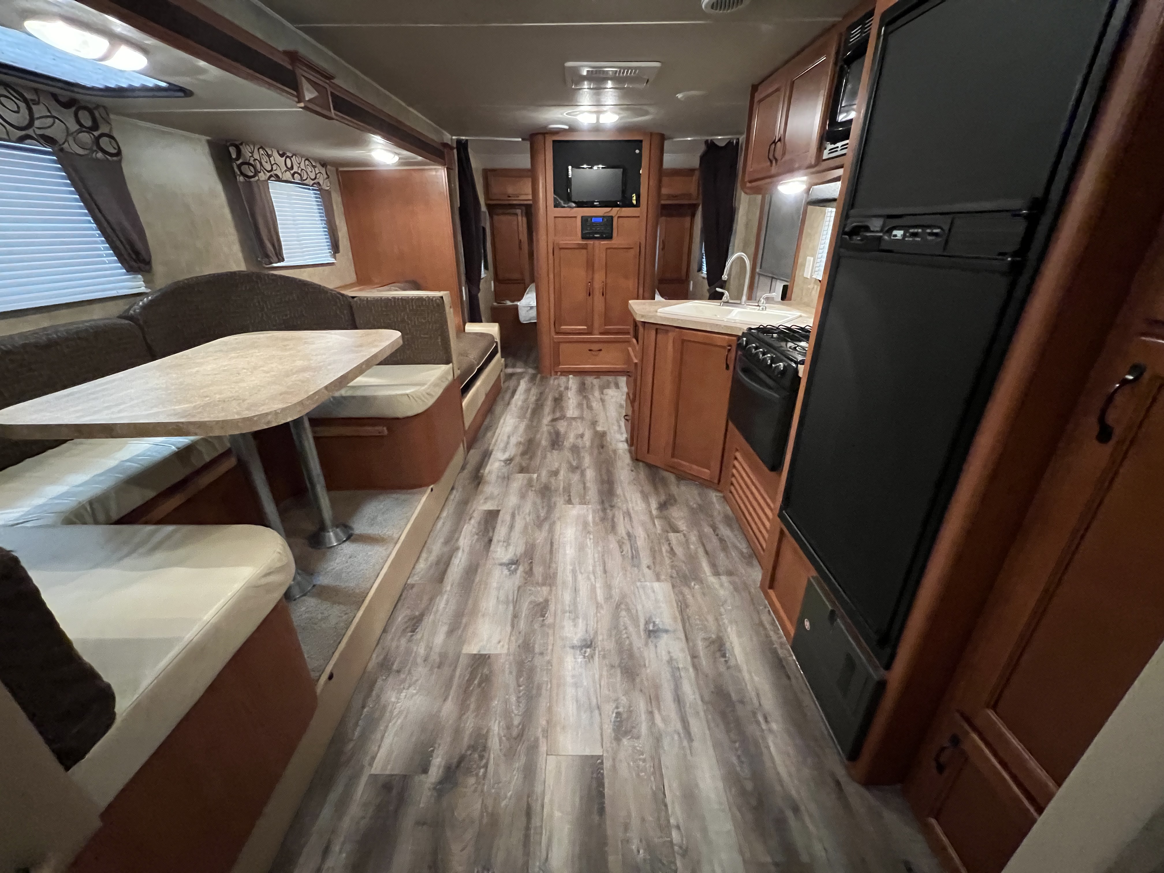 2013 CHEROKEE GREY WOLF 28BHG - Image 4