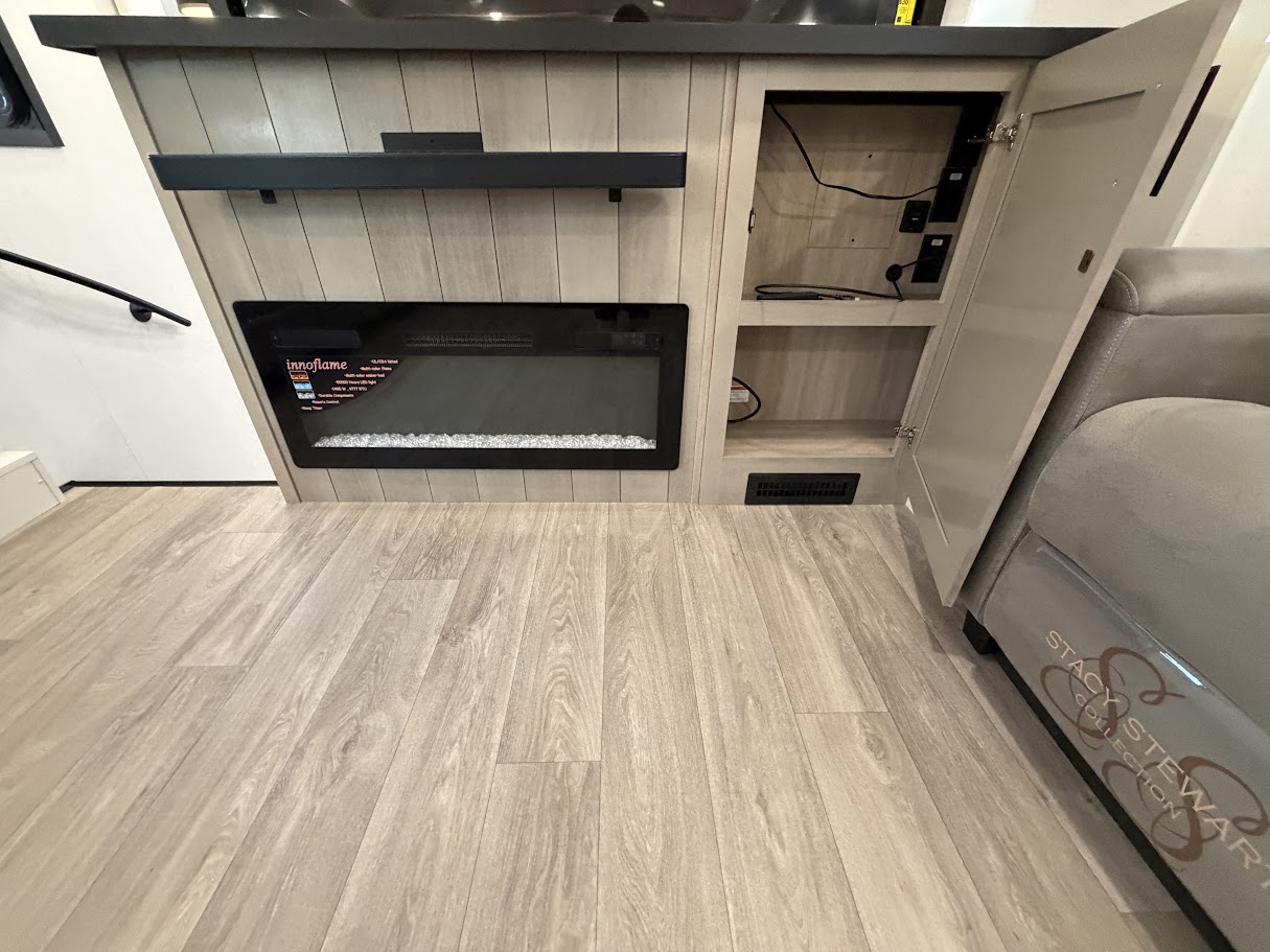 2027 JAYCO PINNACLE 39FLOK - Image 23