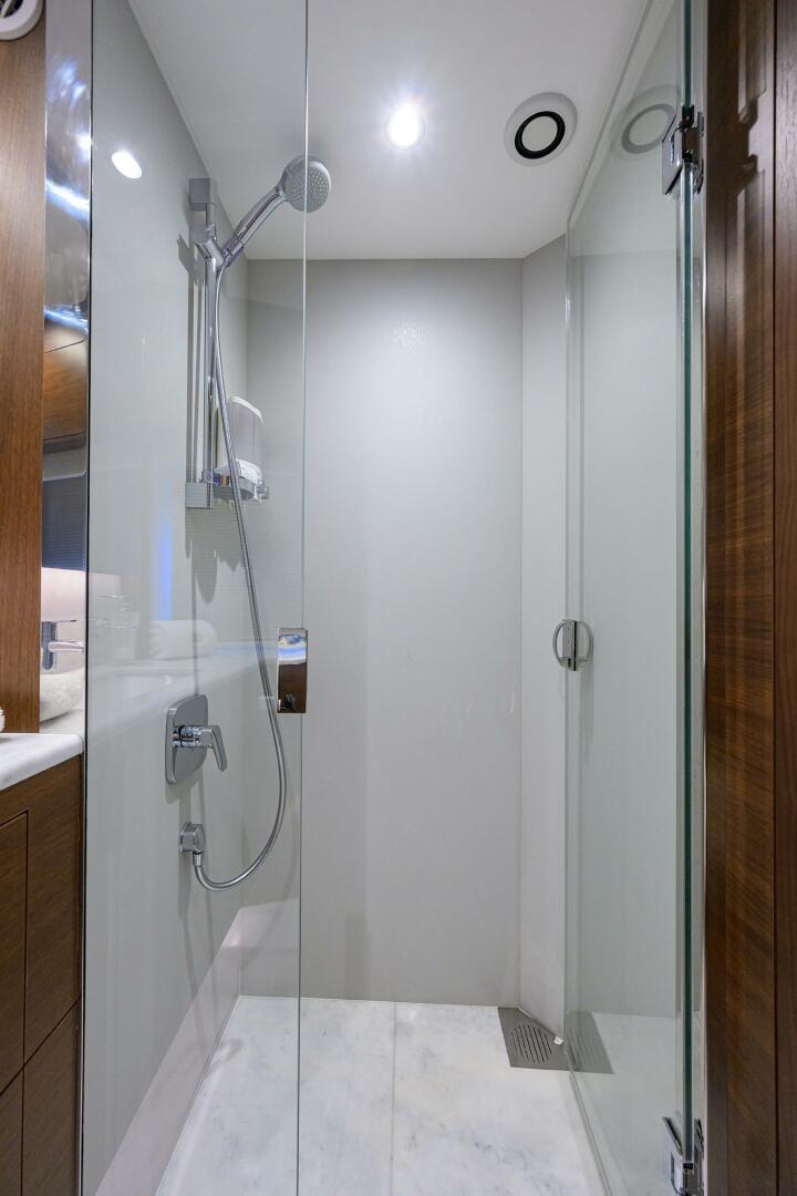 2003 Jupiter 31 Cuddy - Image 96