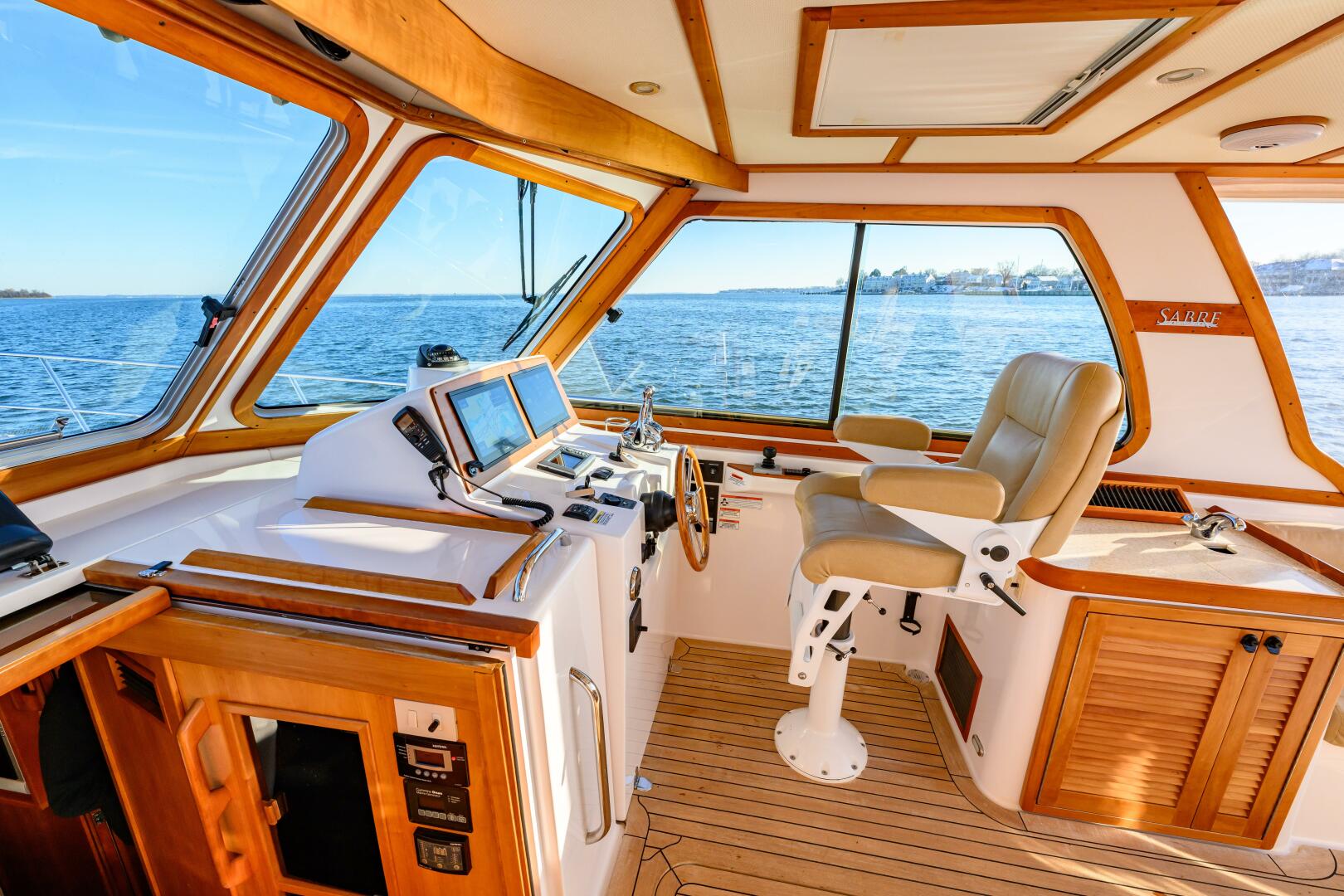 2009 Sabre 42 Hard Top Express - Image 18