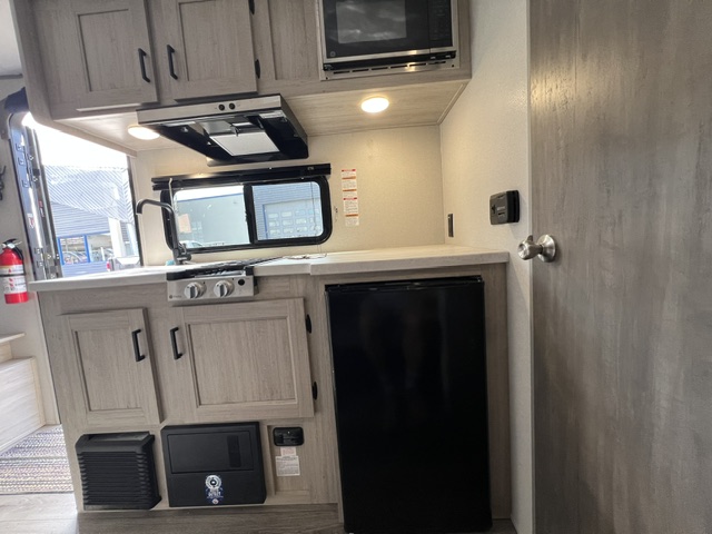 2024 Coachmen Catalina Summit Series 7 164BHX - Image 15