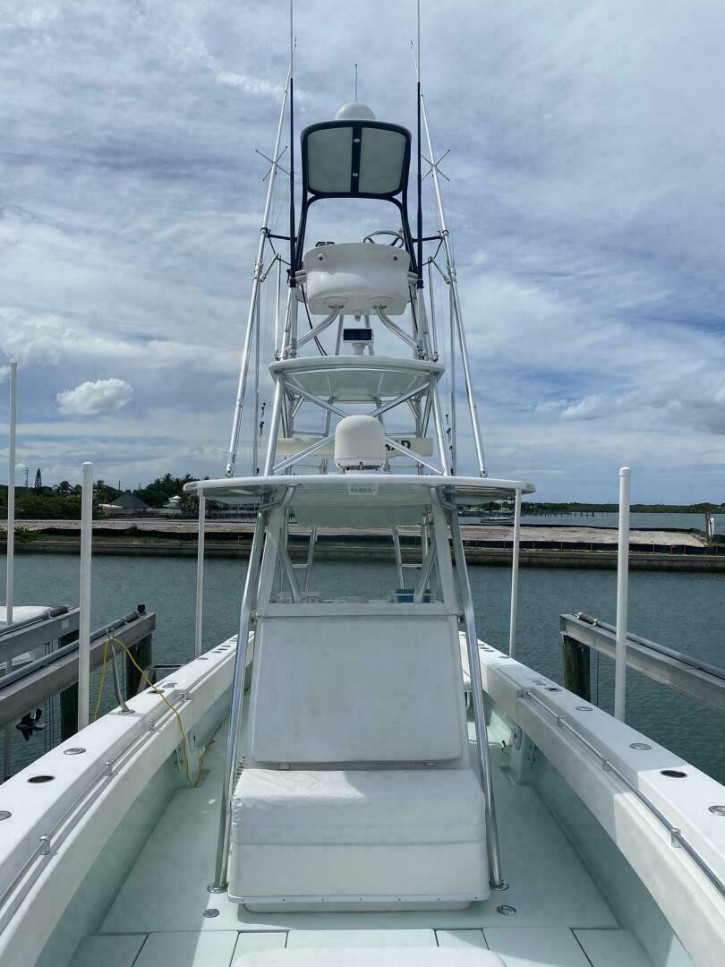2012 Contender 39 ST - Image 6