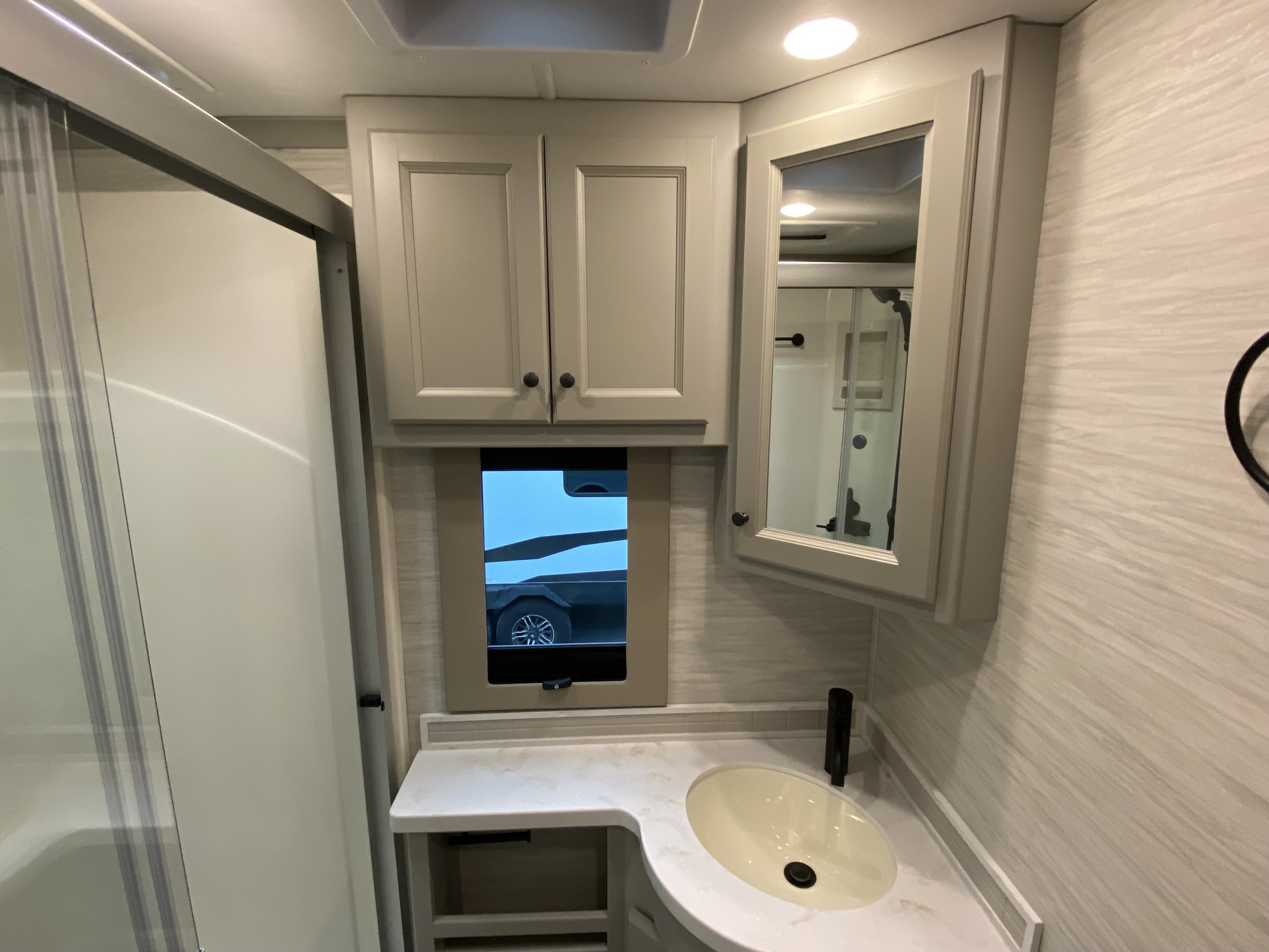 2027 Tiffin Allegro Bay 34DB - Image 26