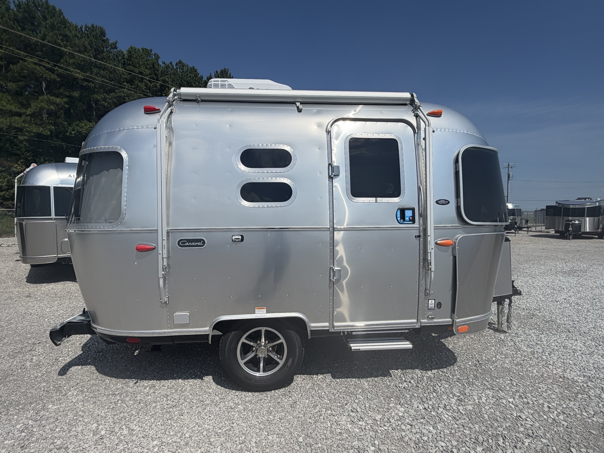 2027 AIRSTREAM CARAVEL 16RB - Image 23