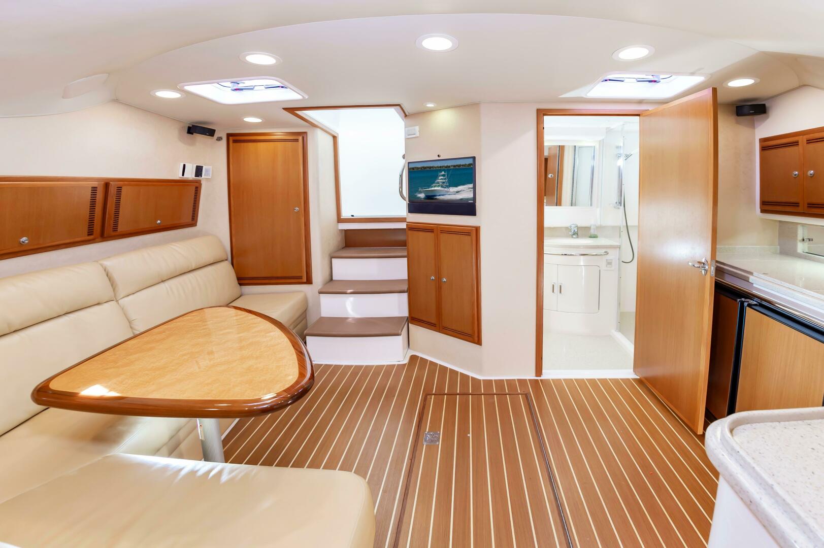 2008 Cabo 40 Express - Image 30