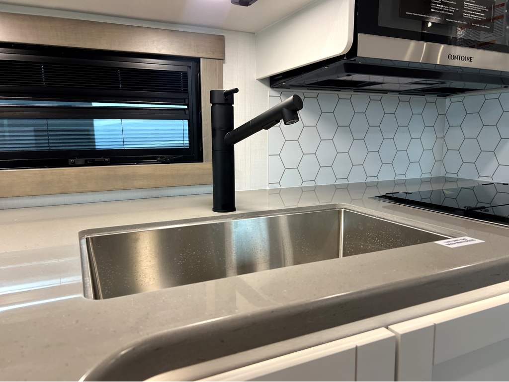 2027 JAYCO PRECEPT 36C - Image 13