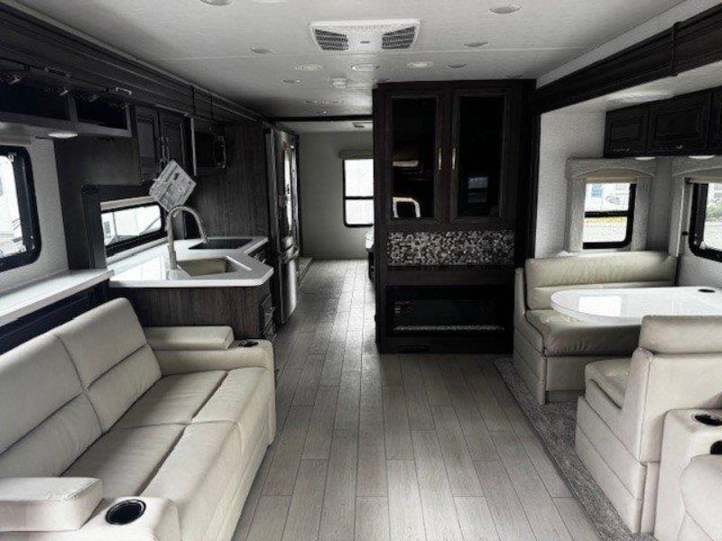 2026 Entegra Coach Accolade XL 37M - Image 13