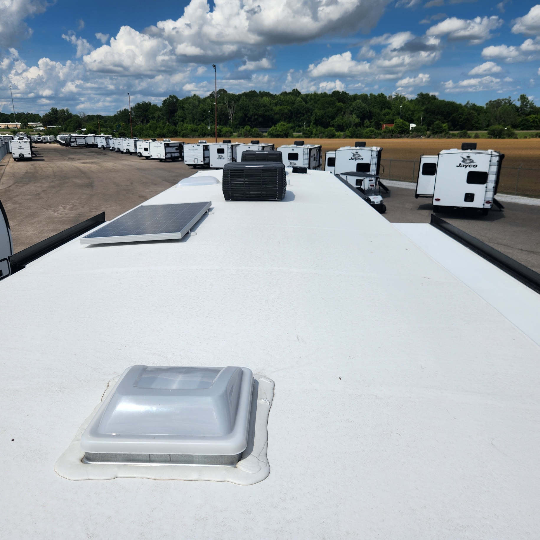 2026 VENTURE RV SPORTTREK 327VIK - Image 13