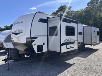 2025 FOREST RIVER GRAND SURVEYOR 302RDBS - Image 4