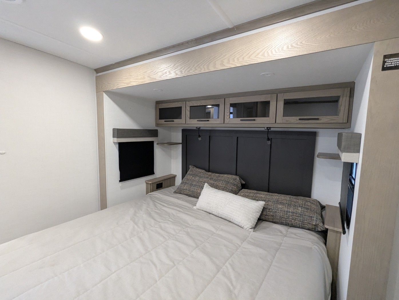 2026 Forest River Rockwood Signature 8263MBR - Image 19