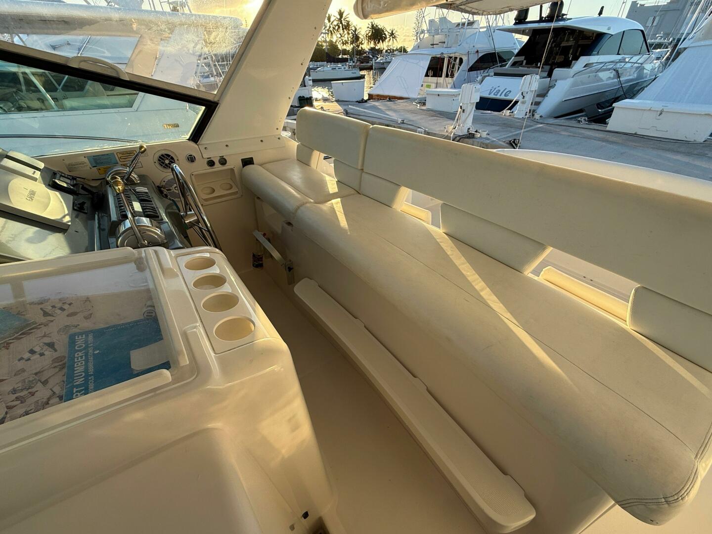 2002 Tiara Yachts 4000 Express - Image 8