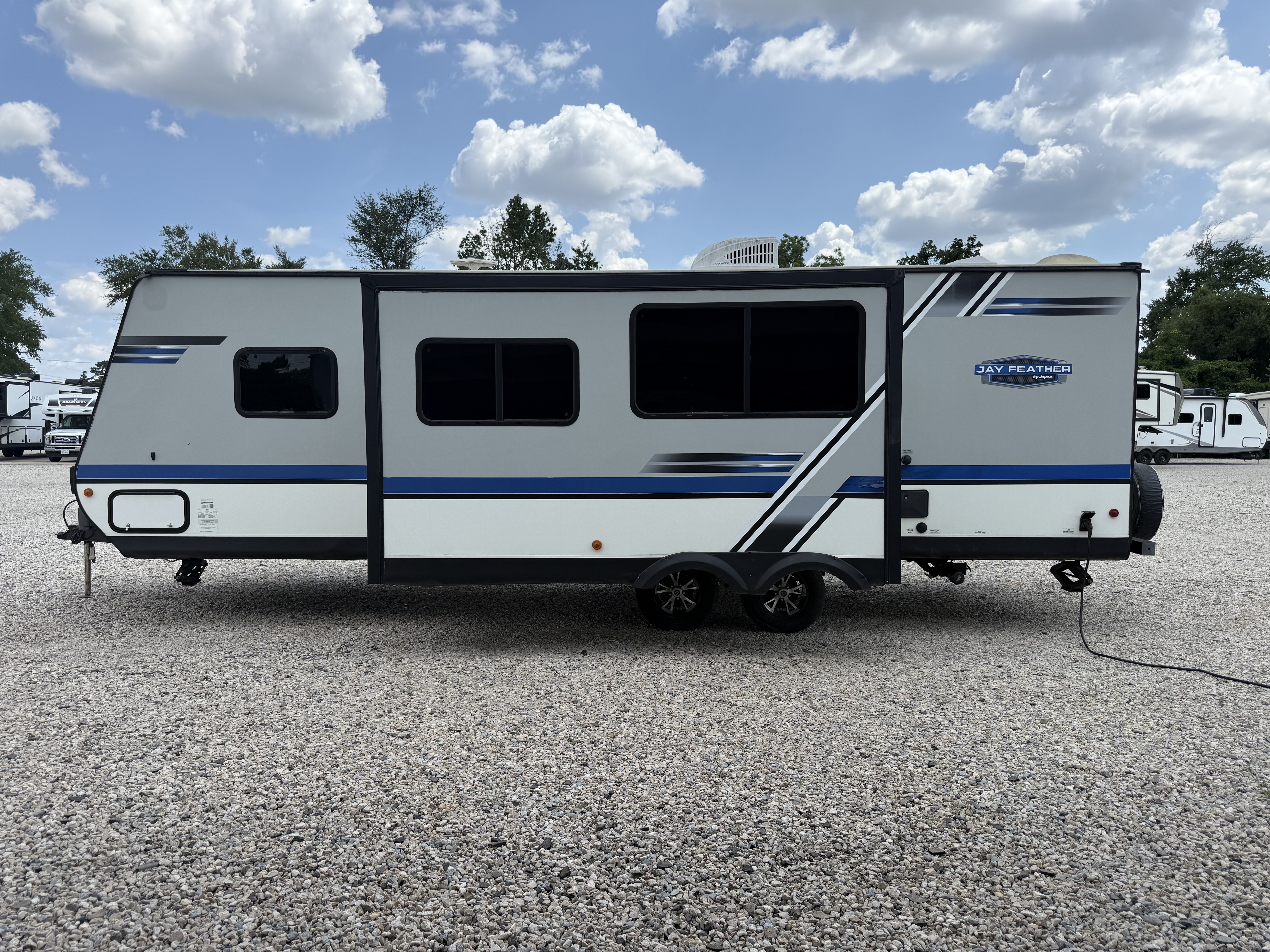2018 Jayco Jay Feather 25BH - Image 4