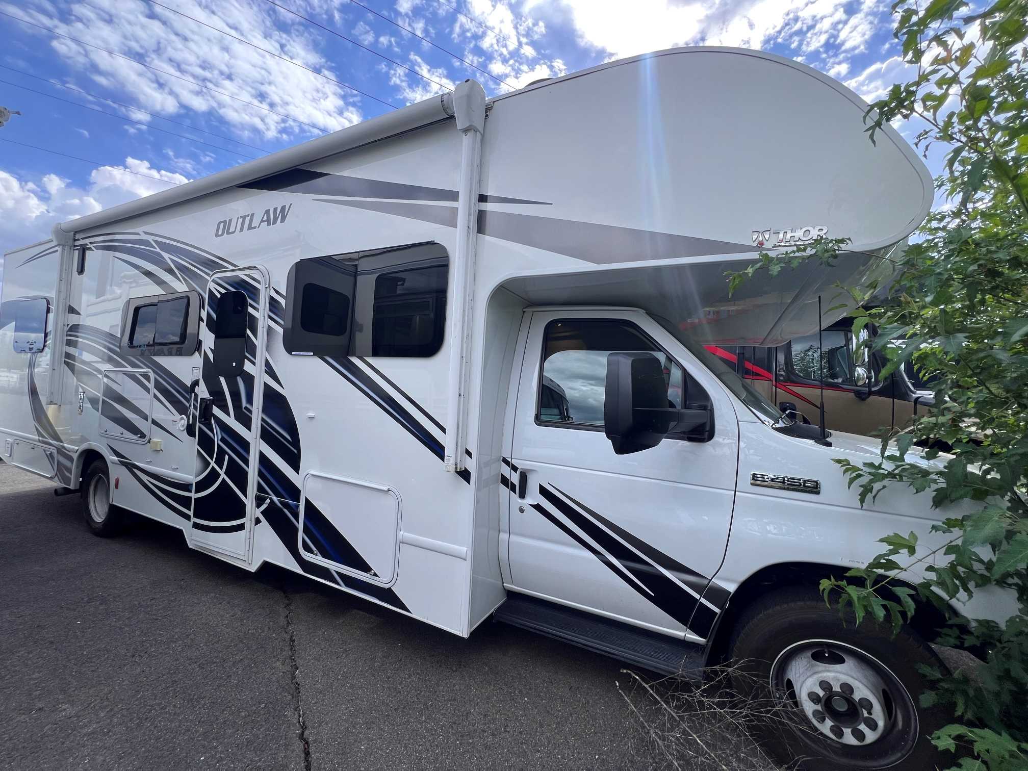 2023 Thor Motor Coach Outlaw 29J - Image 1
