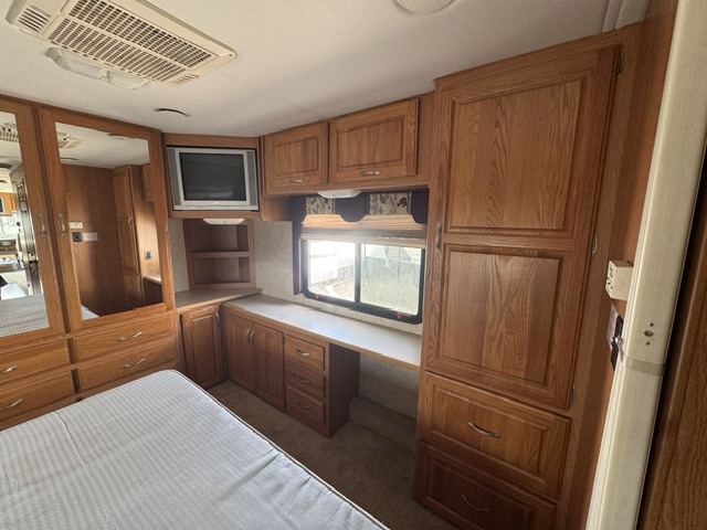 2004 FOURWINDS WINDSPORT 35D - Image 40