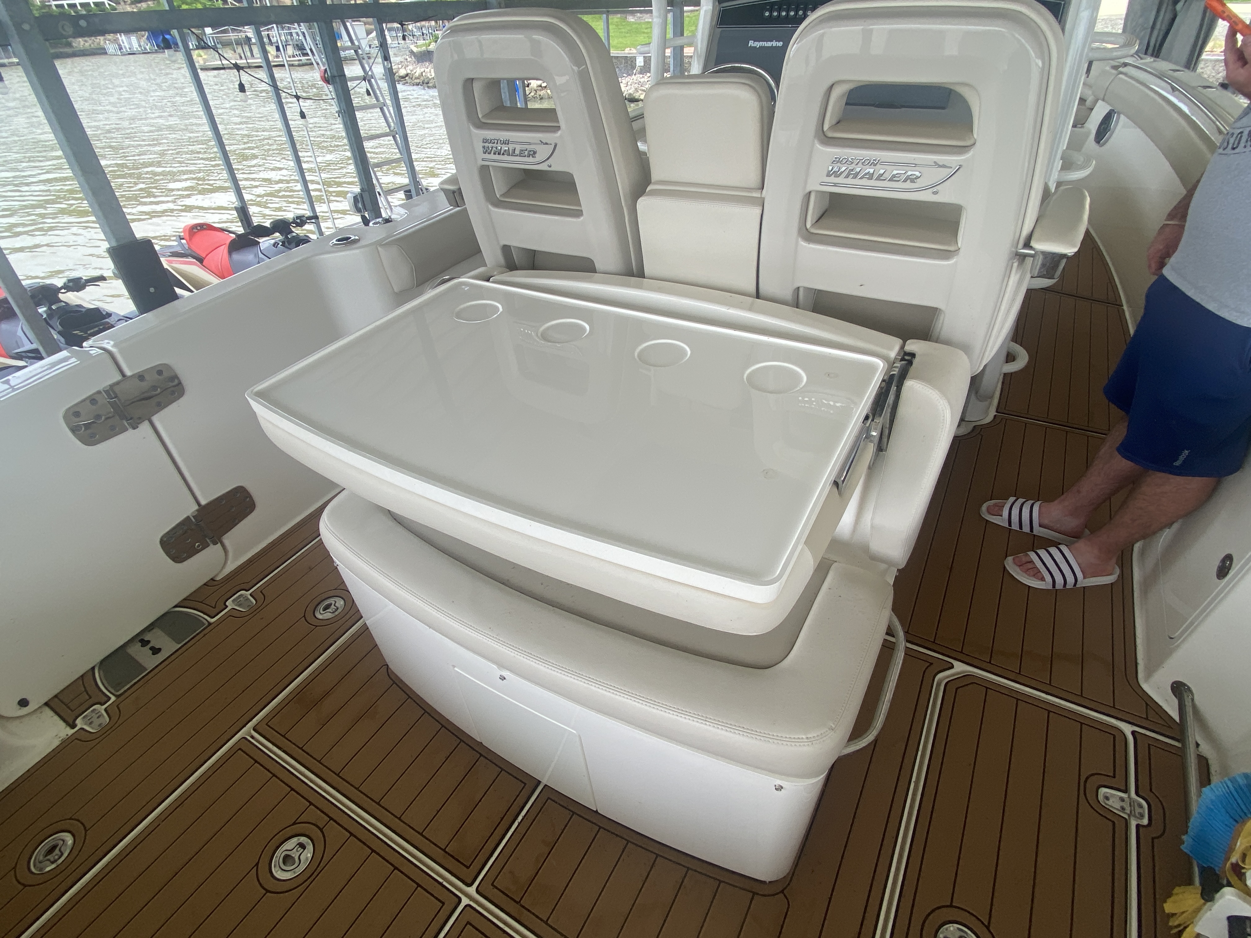 2016 Boston Whaler 330 Outrage - Image 45