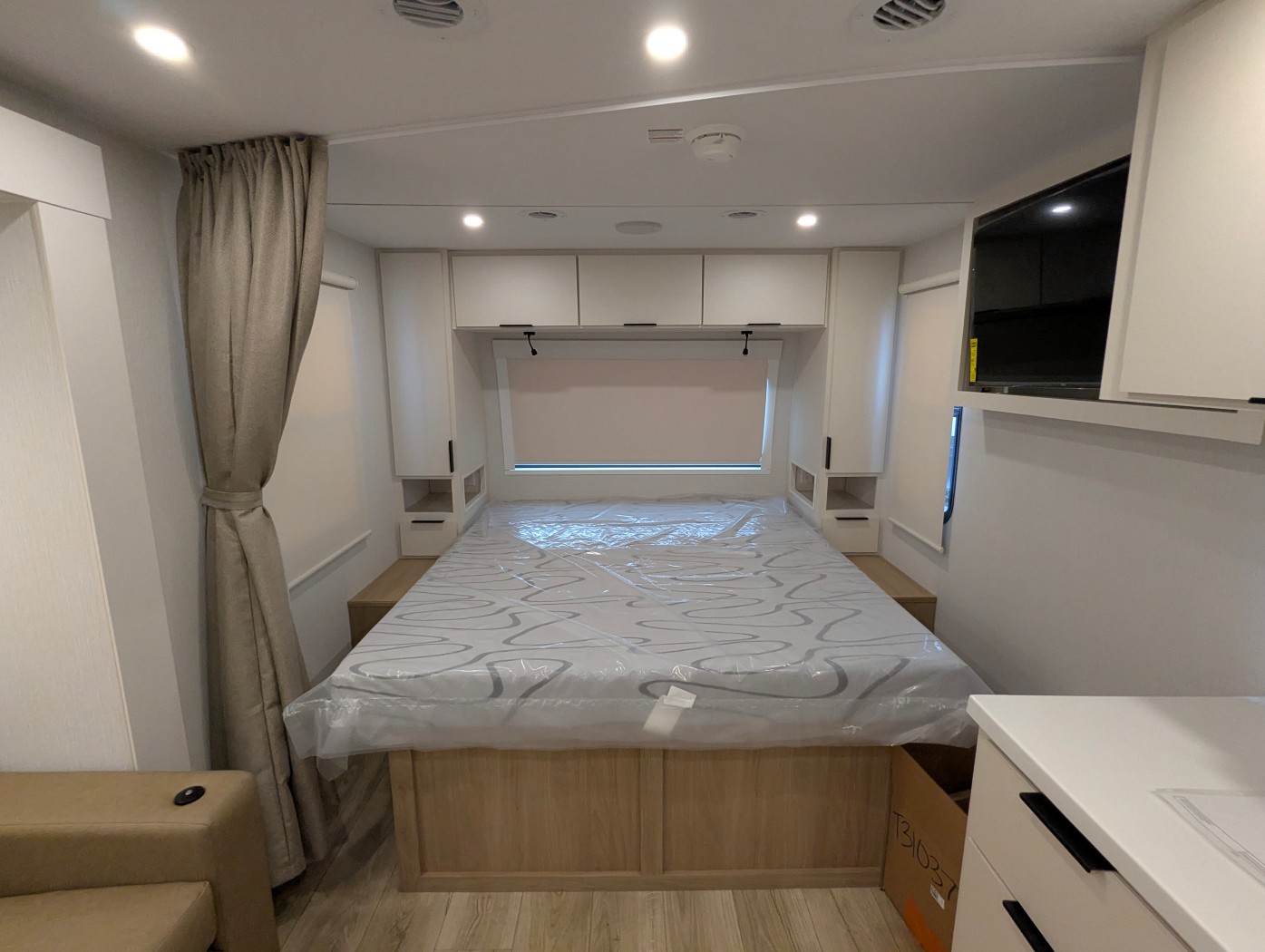 2026 Winnebago Thrive