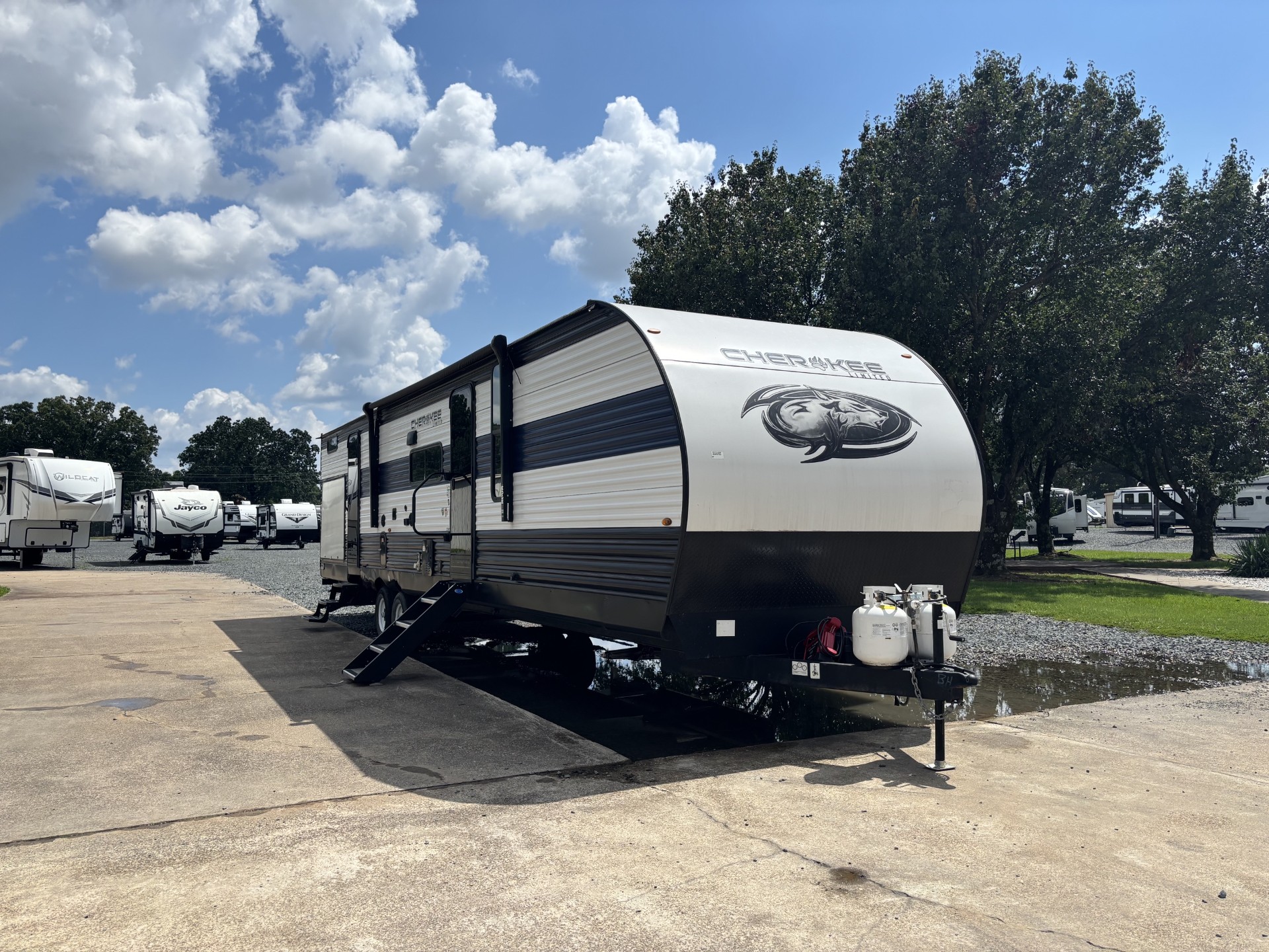 2023 Forest River Cherokee 324TS - Image 1