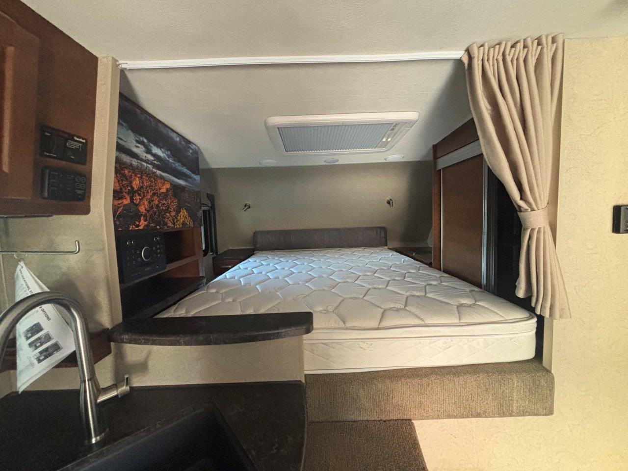 2019 Lance TC Long Bed 995 - Image 5