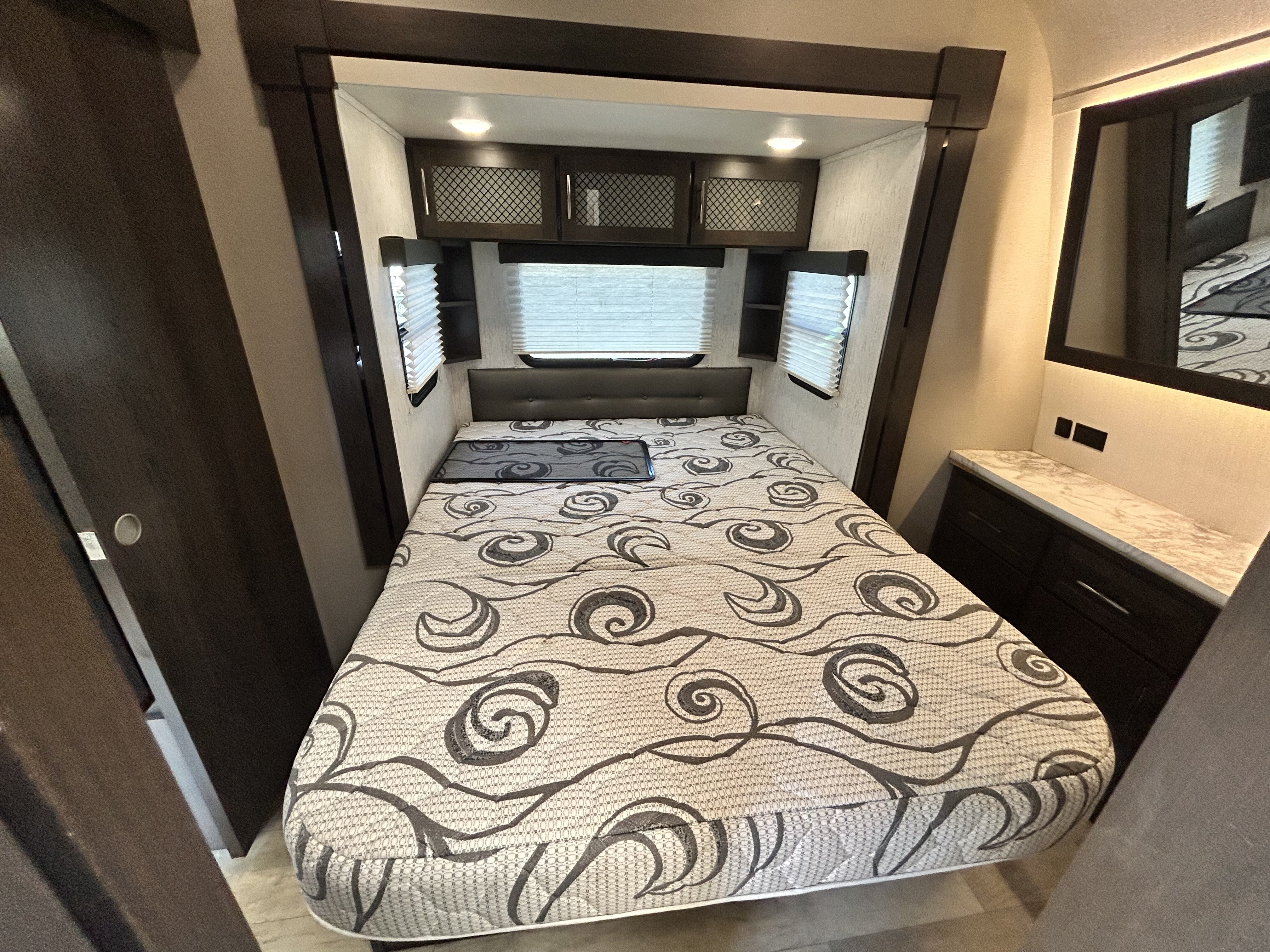 2021 Grand Design Momentum G-Class 29G - Image 11