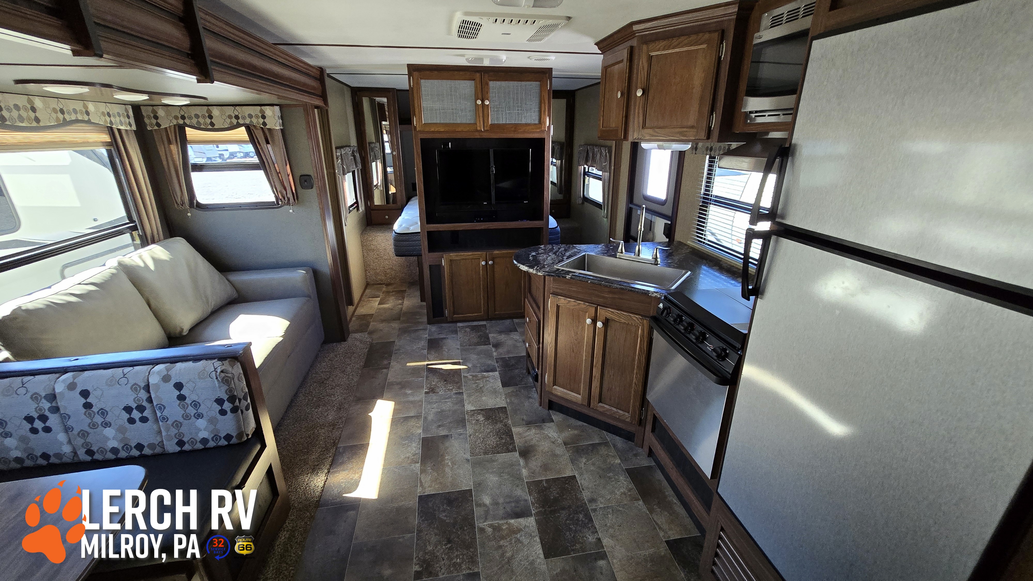 2017 KEYSTONE SPRINTER CAMPFIRE 26RB - Image 28