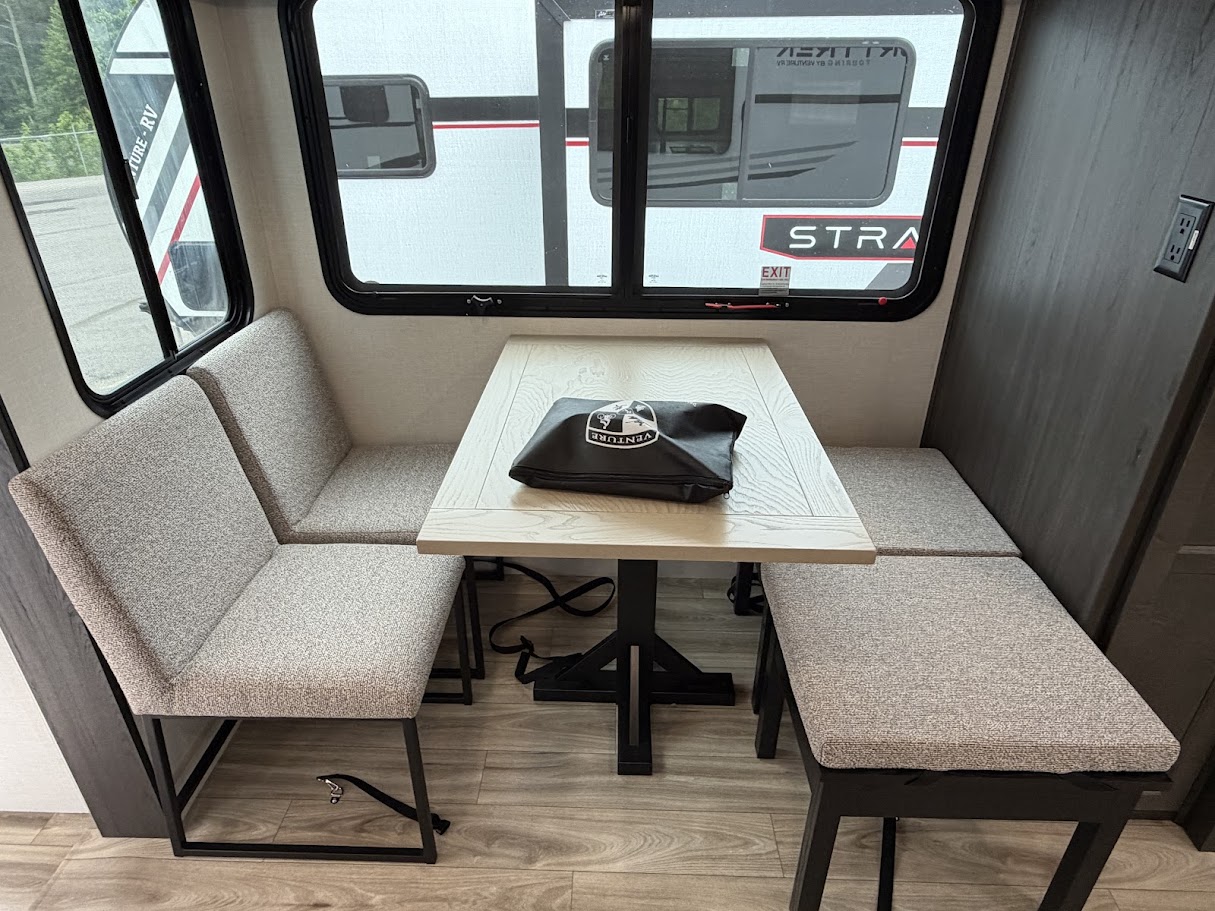 2026 VENTURE RV SPORTTREK 343VIK - Image 28