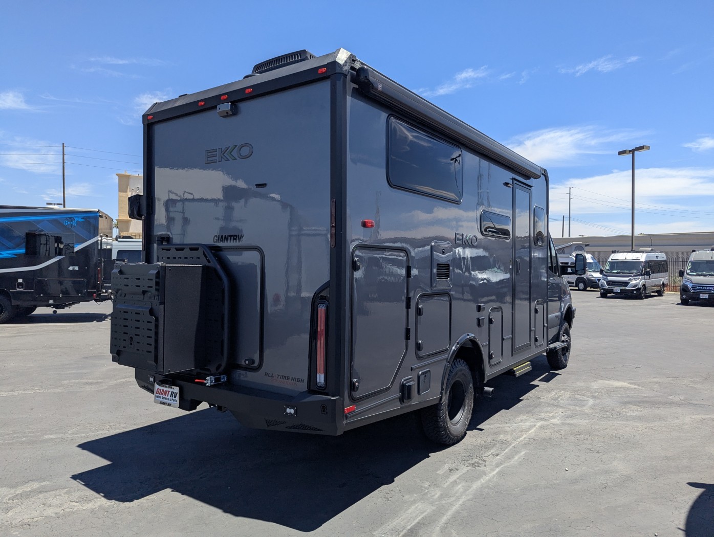 2026 Winnebago EKKO Sprinter 23B -Pop-Top AWD - ATH Edition - Image 15