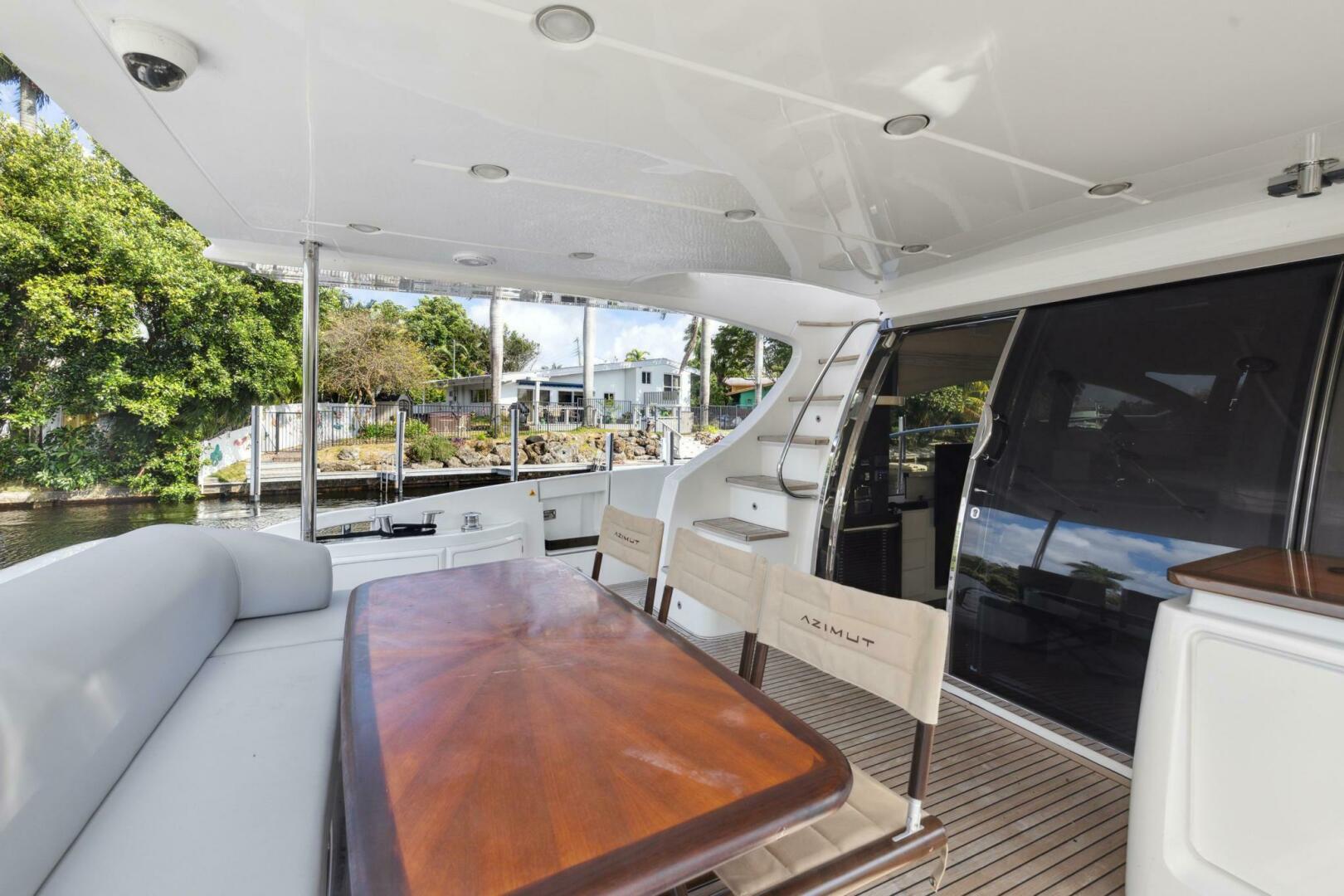 2013 Azimut 70 - Image 23