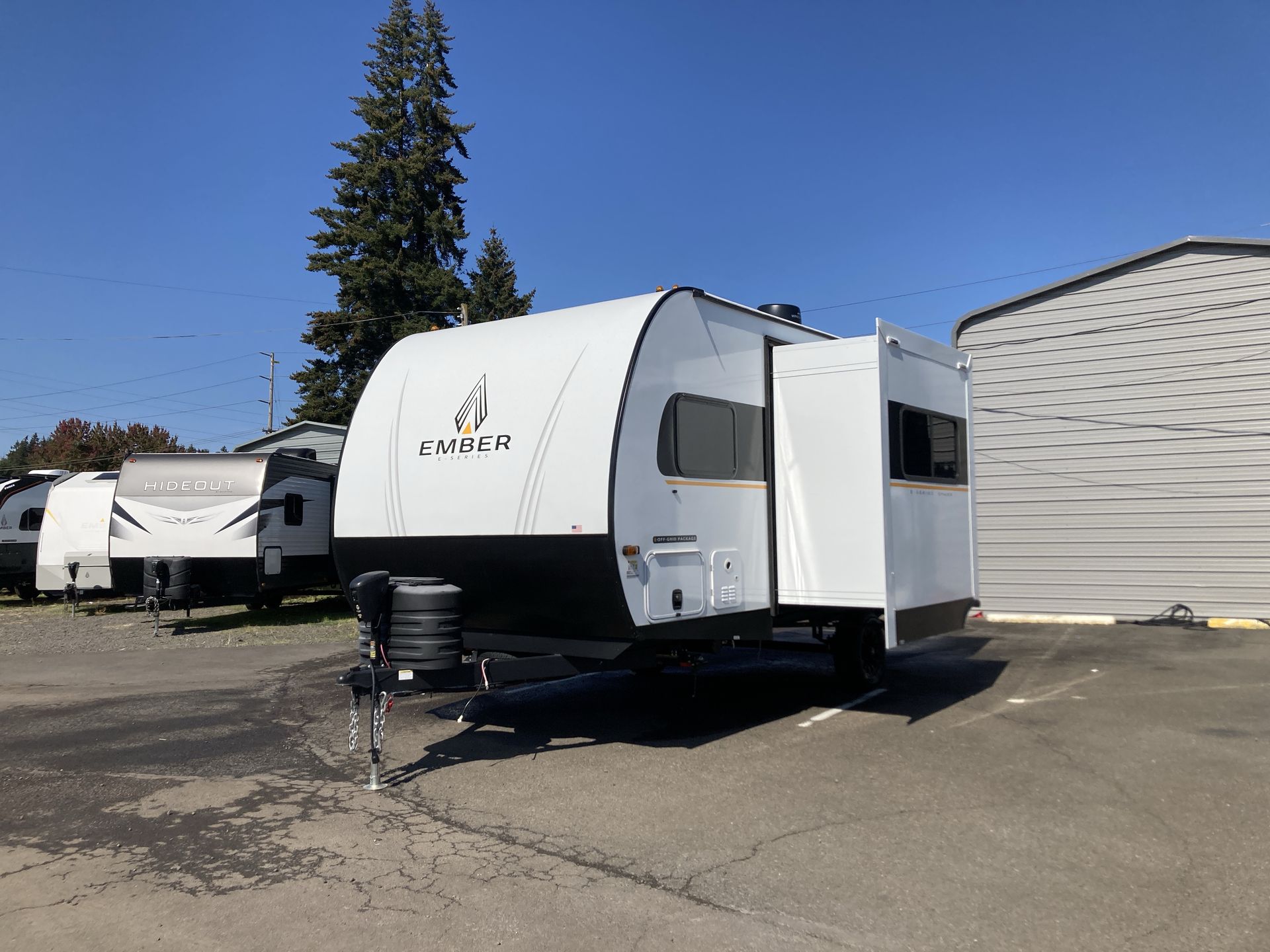 2026 Ember RV E-Series 19ETS - Image 10