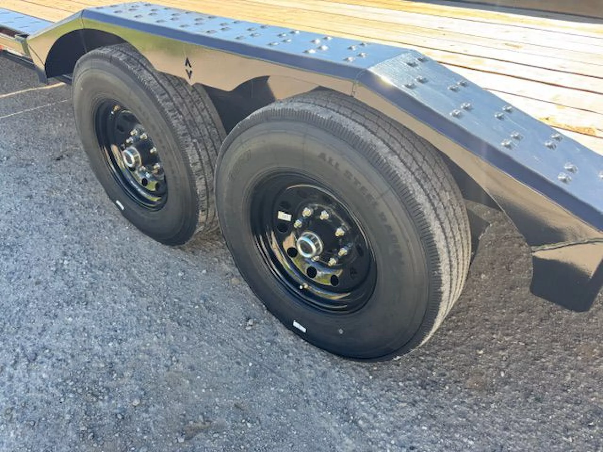 2026 DIAMOND C TRAILERS DIAMOND C HXD 207 L24X102 14,900 K PRO TILT - Image 4