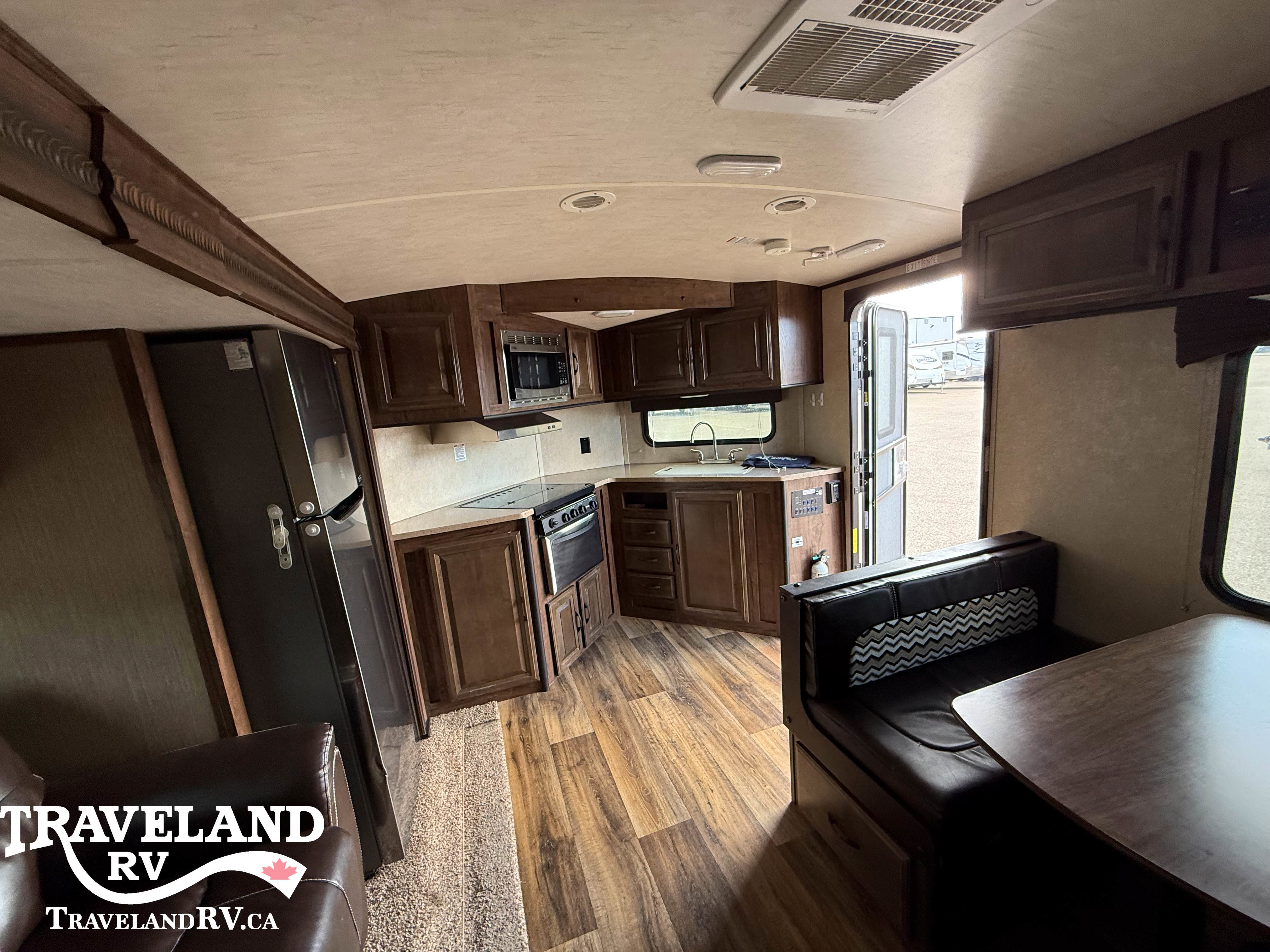 2017 Cruiser RV Radiance Touring R-24VSD - Image 6