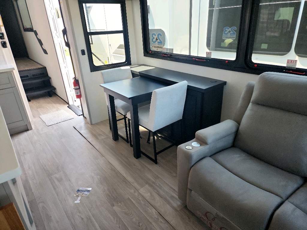 2027 JAYCO NORTH POINT 361RLBH - Image 8
