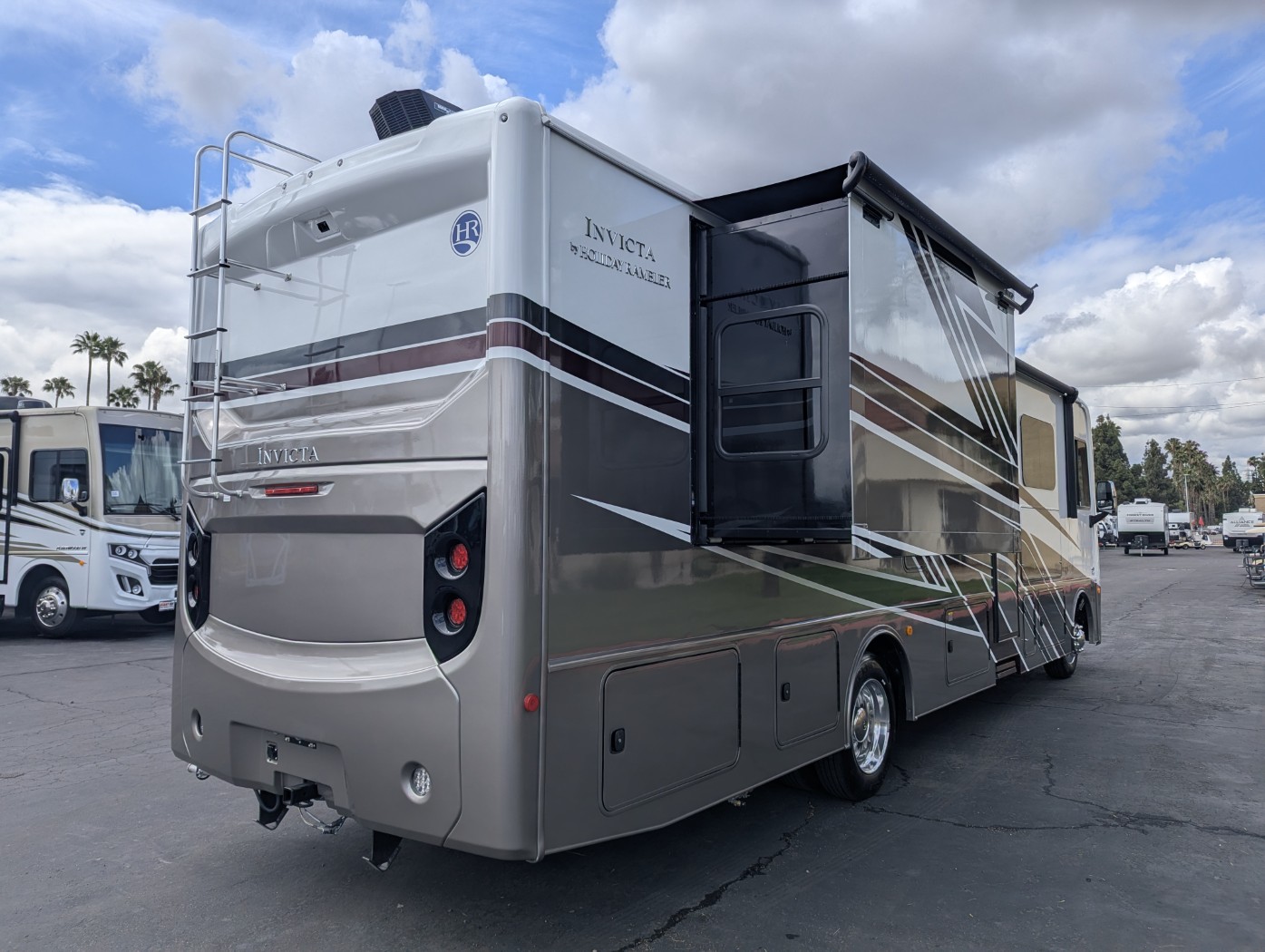 2026 Holiday Rambler Invicta 33HB - Image 6