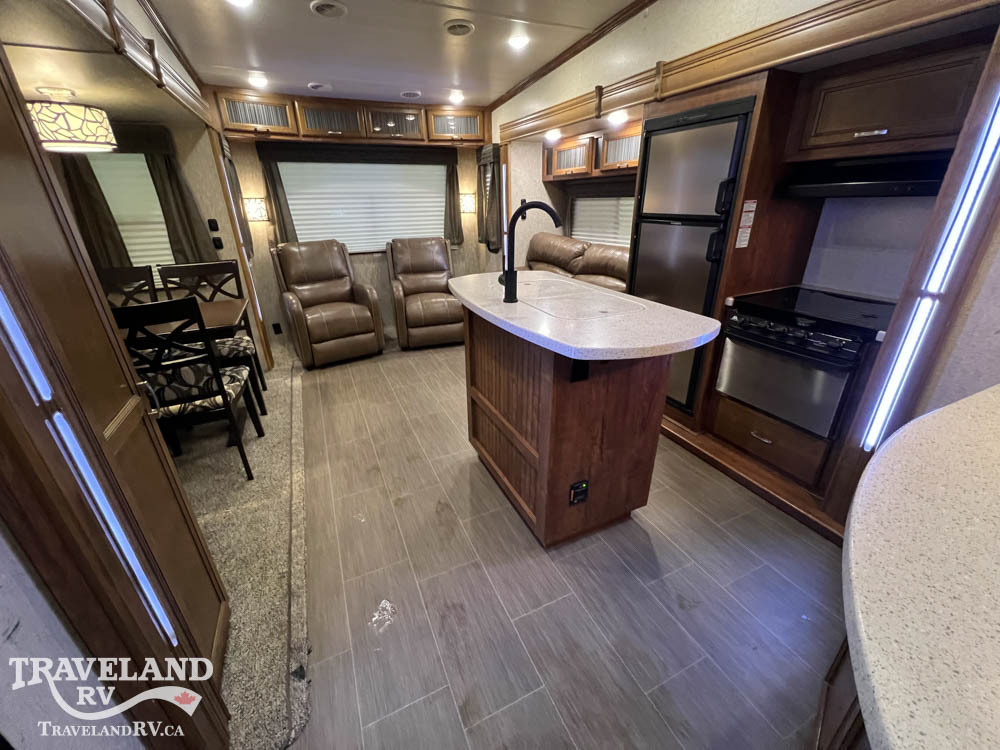 2017 Heartland Sundance XLT SD XLT 289TS - Image 3