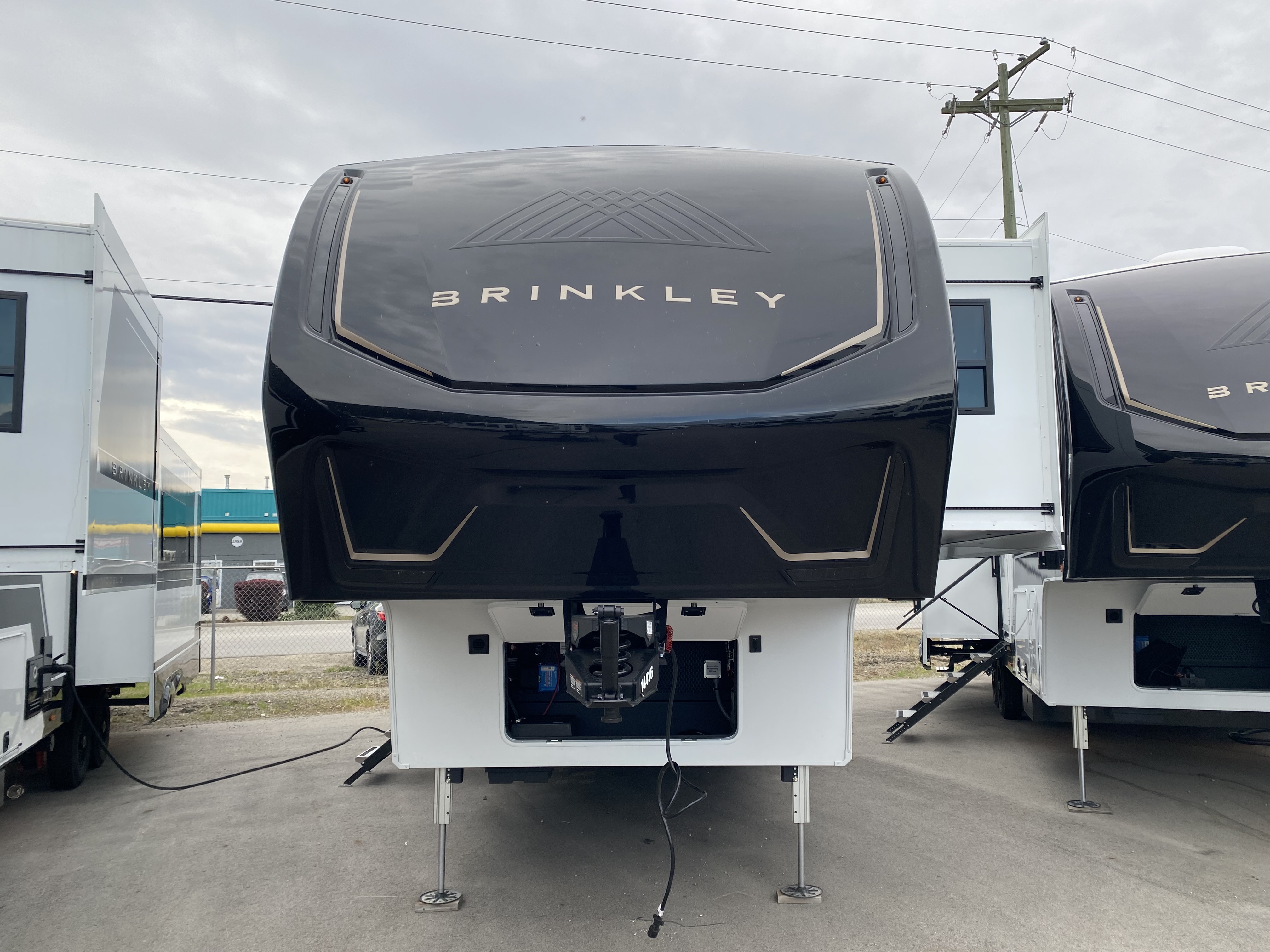 2027 Brinkley RV Model Z 3100 - Image 5
