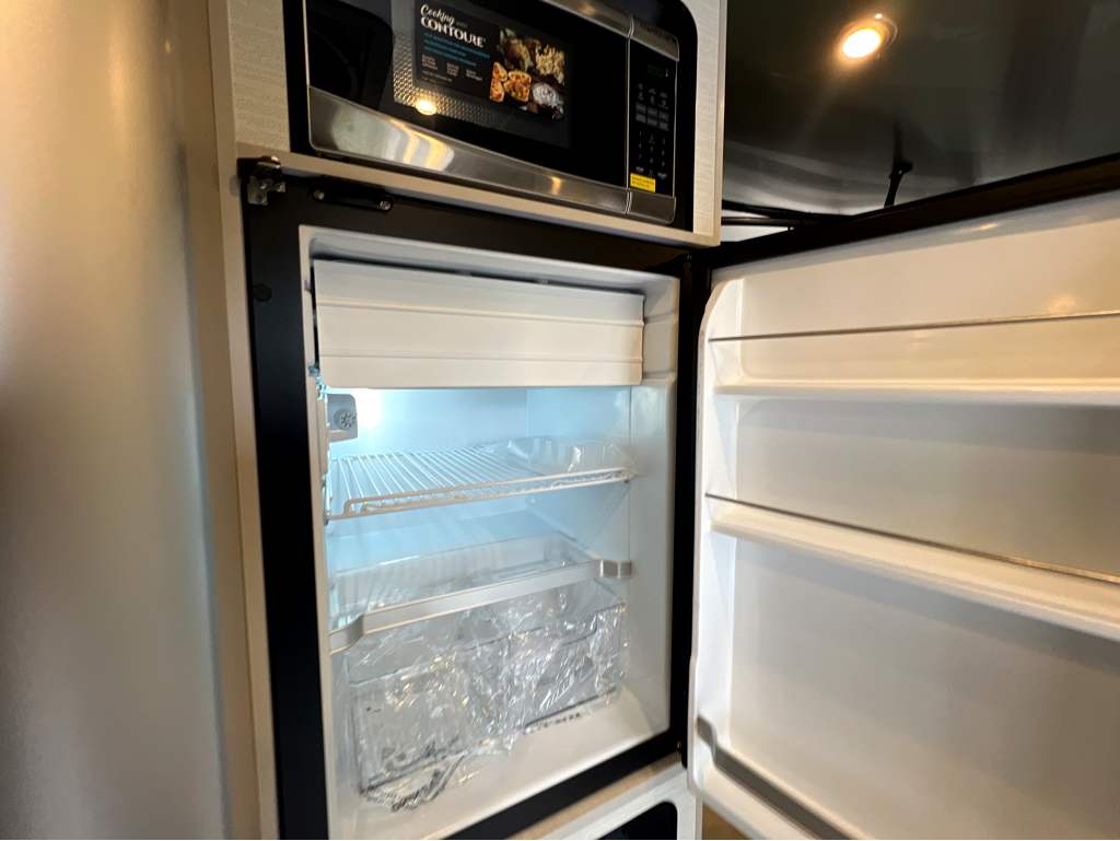 2026 AIRSTREAM Basecamp 20XE - Image 13