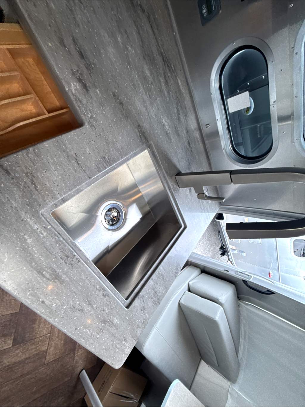 2027 Airstream International 25FB - Image 21