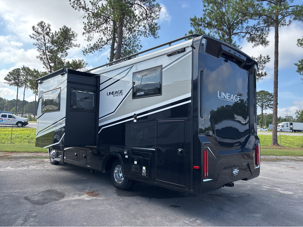2026 Grand Design Lineage Series M 25TK - Image 4