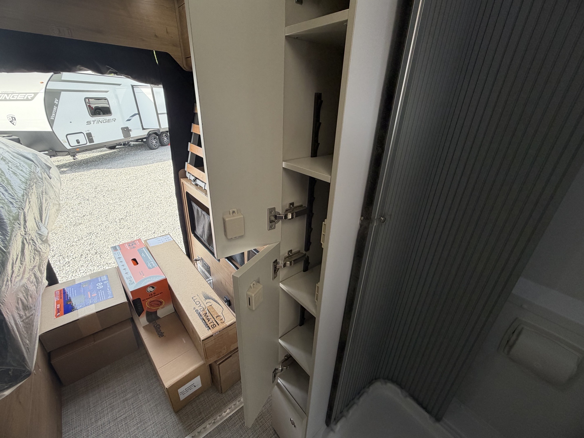 2026 AIRSTREAM RANGELINE POPTOP - Image 25