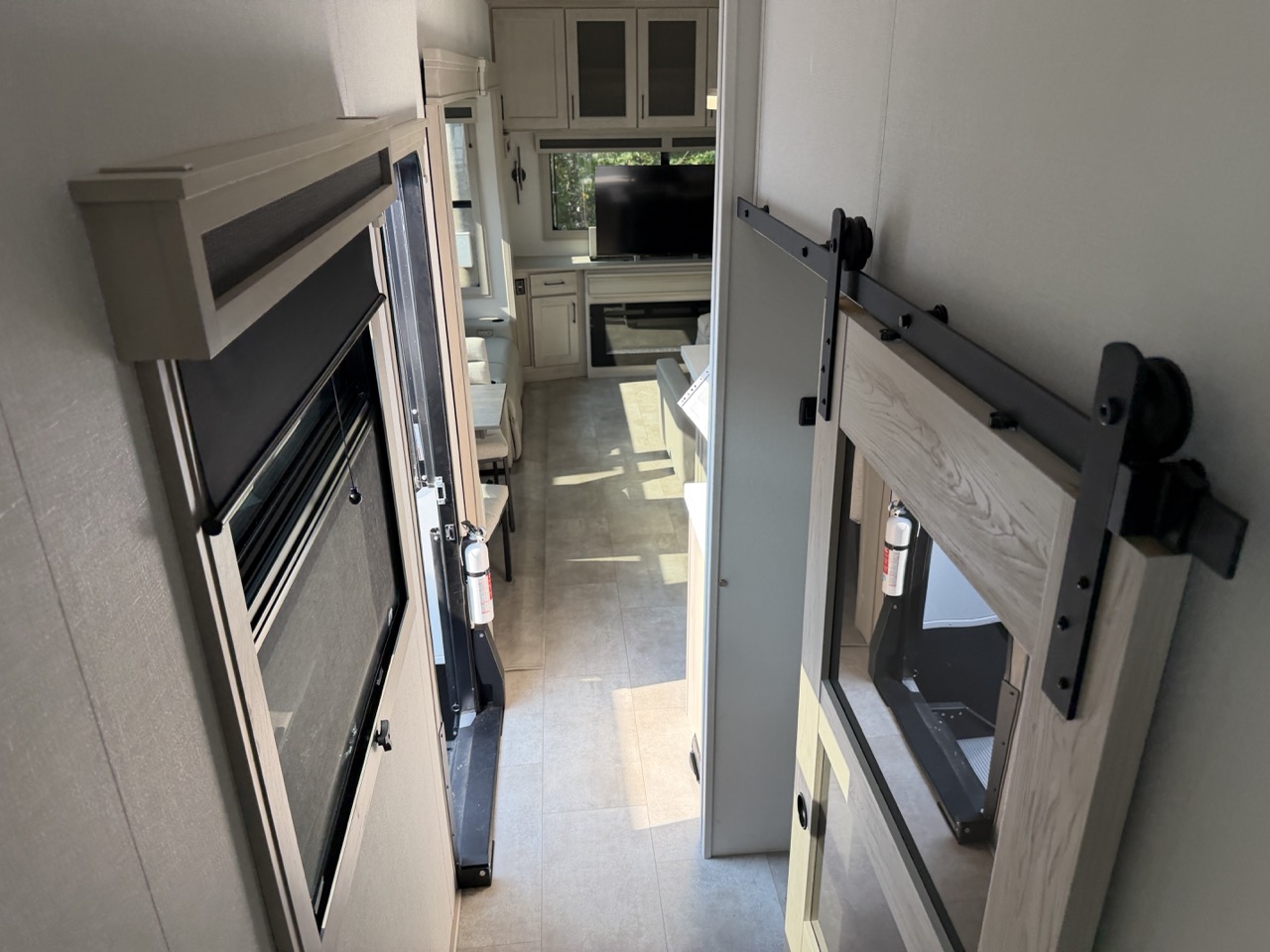 2025 Grand Design Solitude 388MBS - Image 21