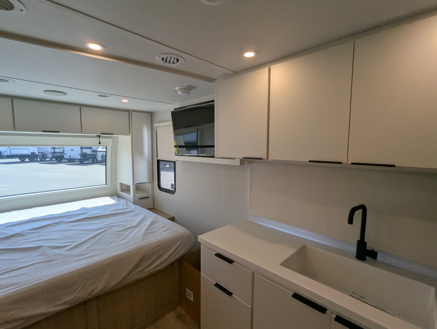 2026 Winnebago Thrive