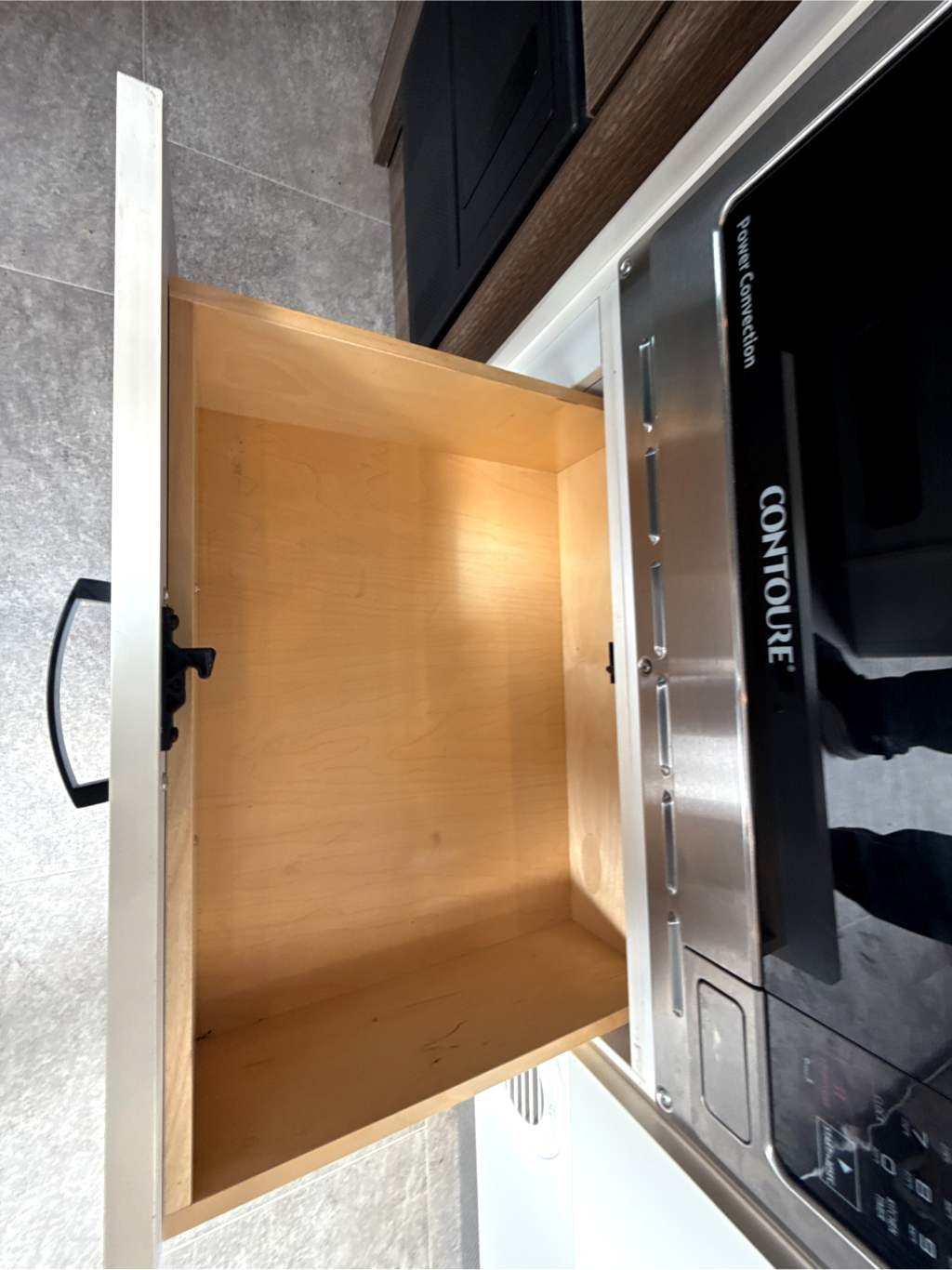 2022 AIRSTREAM CARAVEL 19CB - Image 23